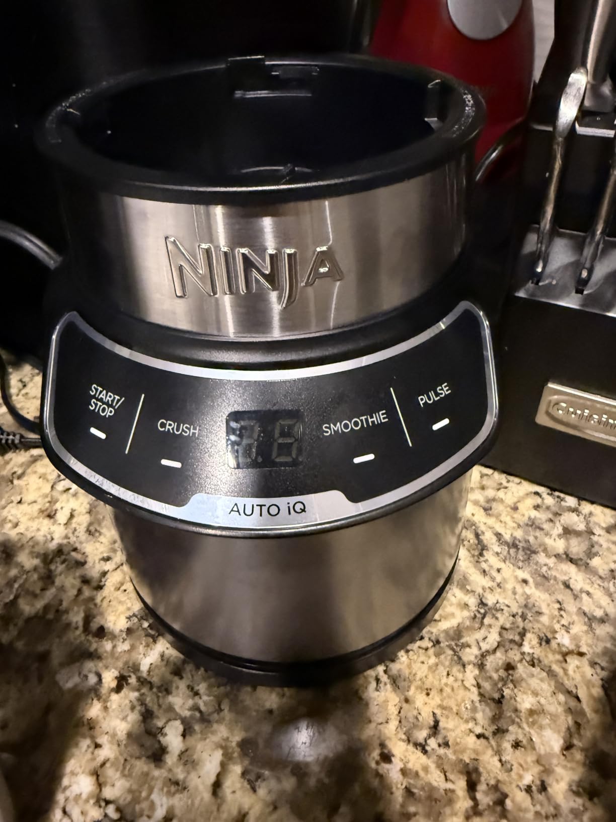 Ninja Nutri-Blender Pro with Auto-iQ | For Smoothies, Shakes, Frozen Drinks, Salsa, Dips | (2) 24-oz. To-Go Cups & Spout Lids | 1100-Peak-Watt | Silver | BN401 customer photo 2