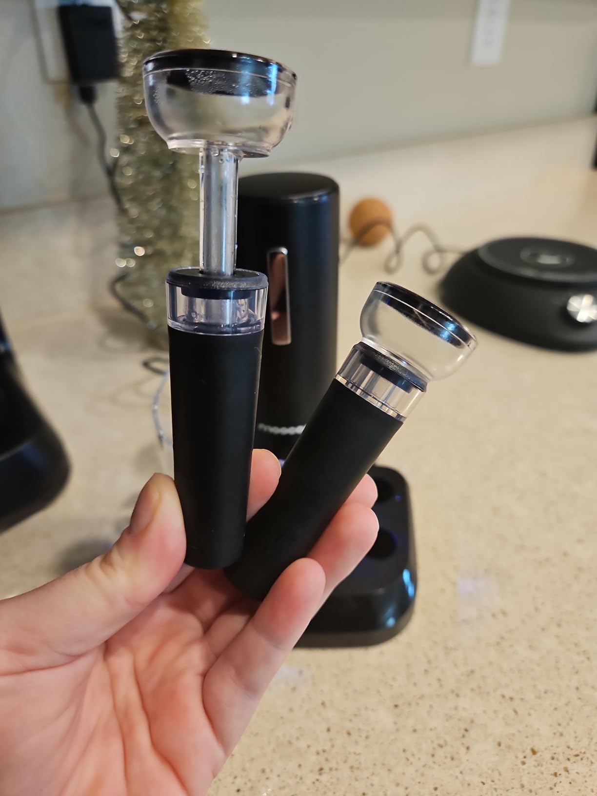 Moocoo Electric Wine Opener with Charging Base, Cordless Electric Wine Bottle Opener with 2-in-1 Aerator & Pourer, Foil Cutter, 2 Vacuum Preservation Stoppers, Display Charging Station for Easy Storage customer photo 2
