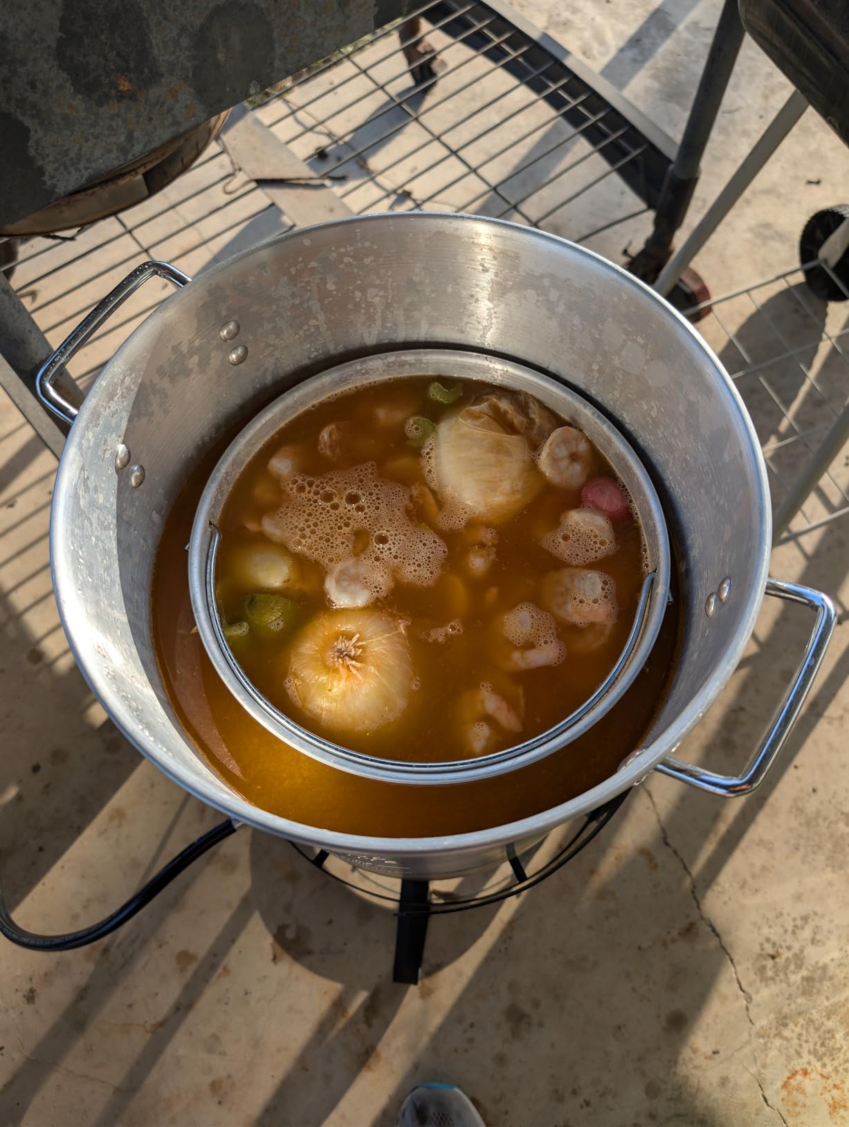 GasOne 30QT Turkey Fryer Set and Seafood Boil with Propane Gas Burner, Perforated Basket - Perfect Outdoor Cooker for Crawfish, Crab, Shrimp, Lobster, and Frying - Complete Outdoor Cooking Kit customer photo 1