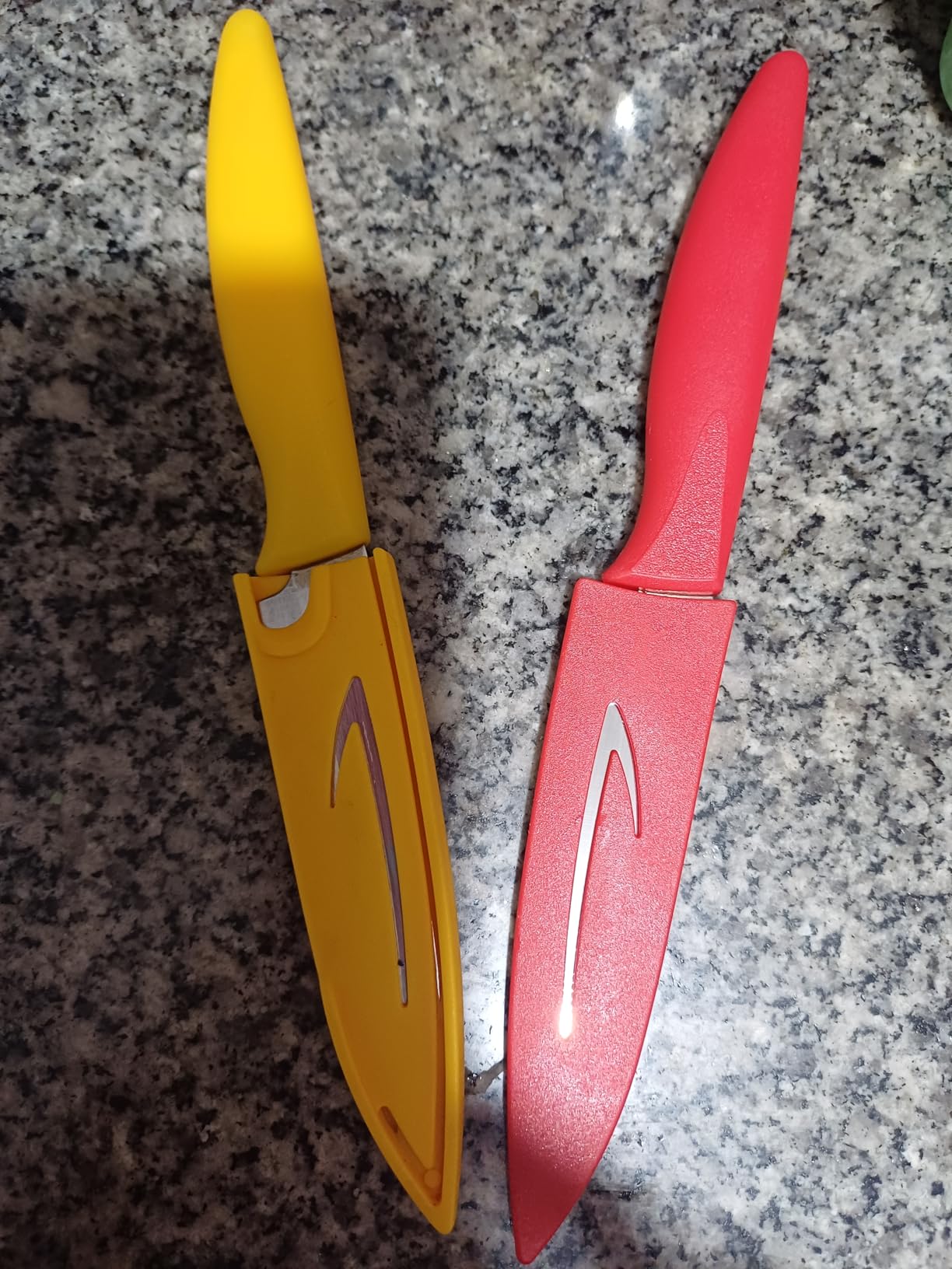 VITUER Paring knife, 4PCS Paring knives (4 Knives and 4 Knife cover), 4 Inch Peeling Fruit and Vegetable Knife, Ultra Sharp Kitchen Knives, German Steel, PP Plastic Handle customer photo 1