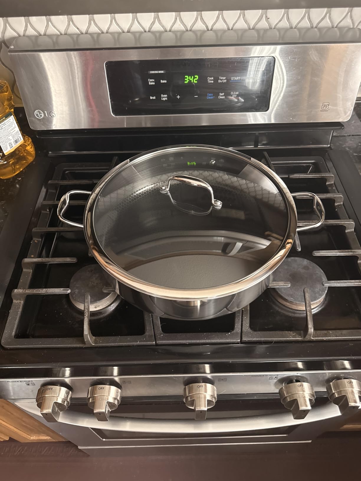 HexClad Hybrid Nonstick 7-Quart Saute Pan with Tempered Glass Lid, Chicken Fryer, Oven-Safe Up to 900F, Induction Ready customer photo 2