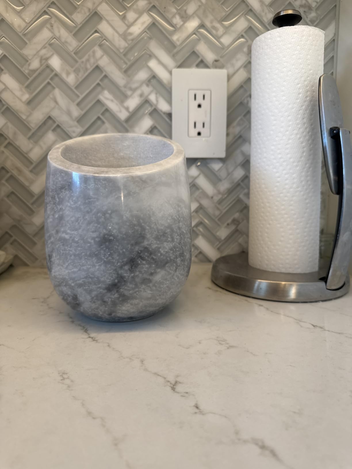 Gusto Nostro Marble Wine Chiller Bucket - 750ml Wine Bottle Cooler and Champagne Chiller for Party, Kitchen, Bar Cart Decor to Chill & Keep Bottles Cold with Unique Wine Lovers Gift Box (White) customer photo 1