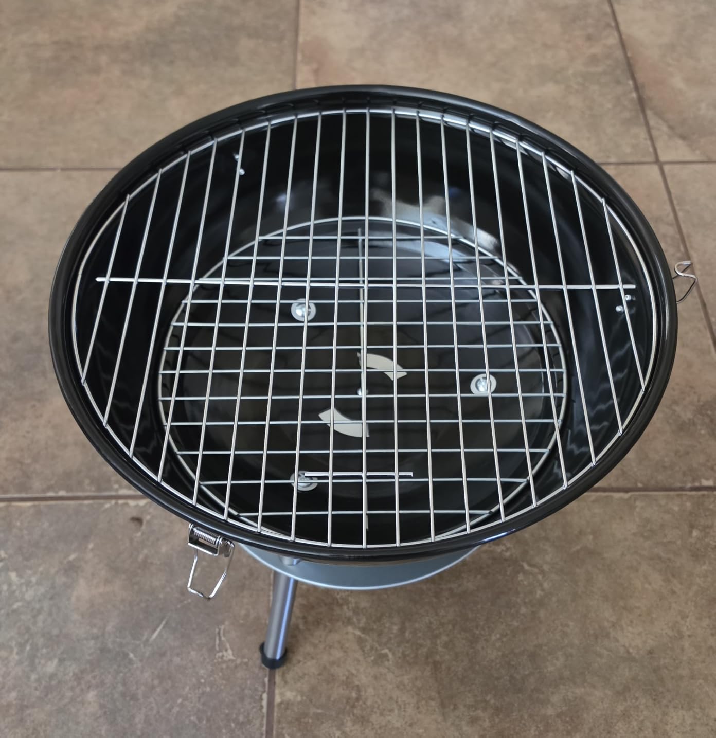 Gas One 14-inch Portable Barbecue Grill with 3-Point Locking Lid customer photo 1