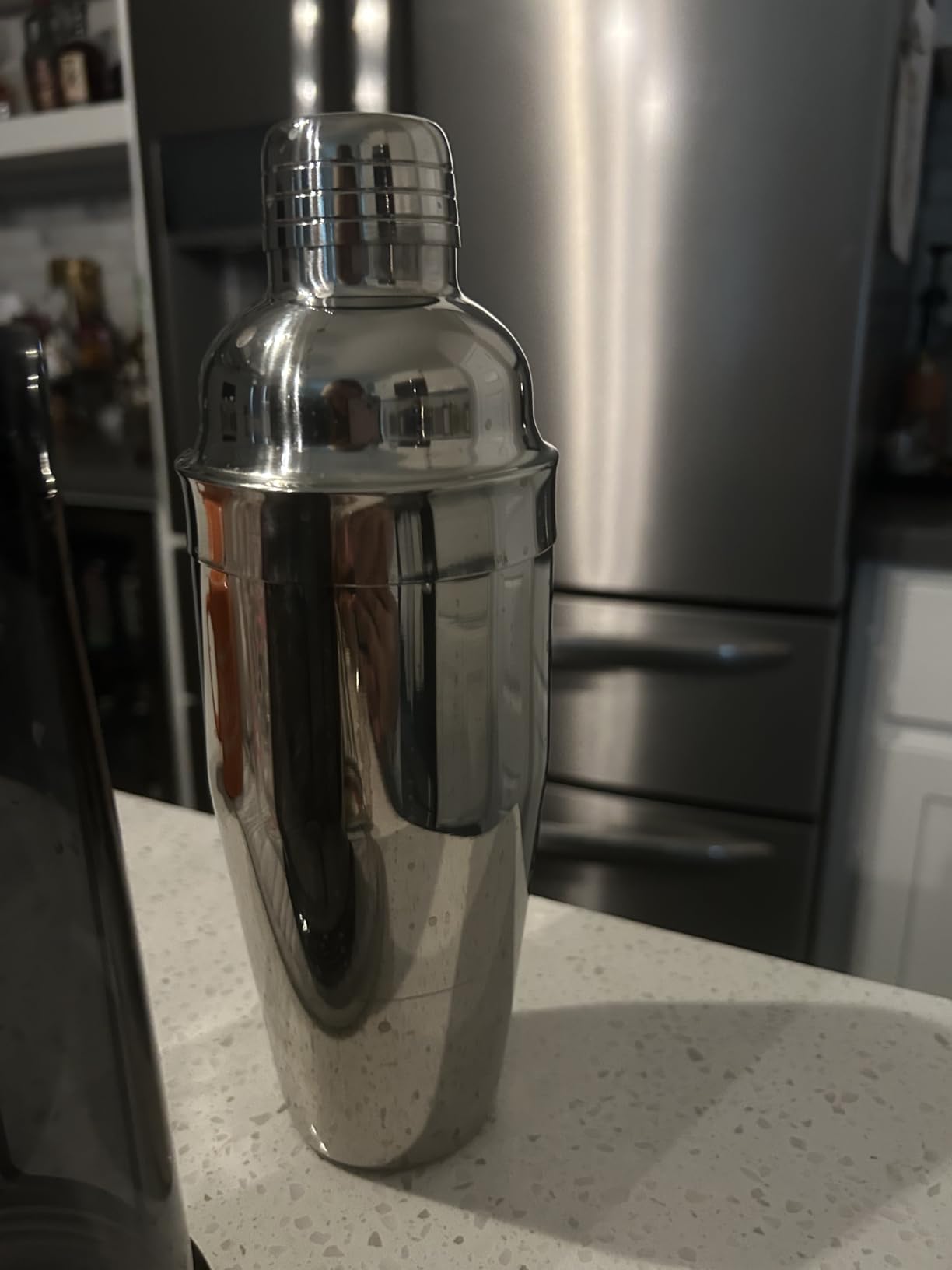 Cocktail Shaker 24oz Martini Shaker Drink Shaker Bar tools with Built-In Strainer for Bartender, Professional 18/8 Stainless Steel Margarita Mixer for Mixed Drinks customer photo 1