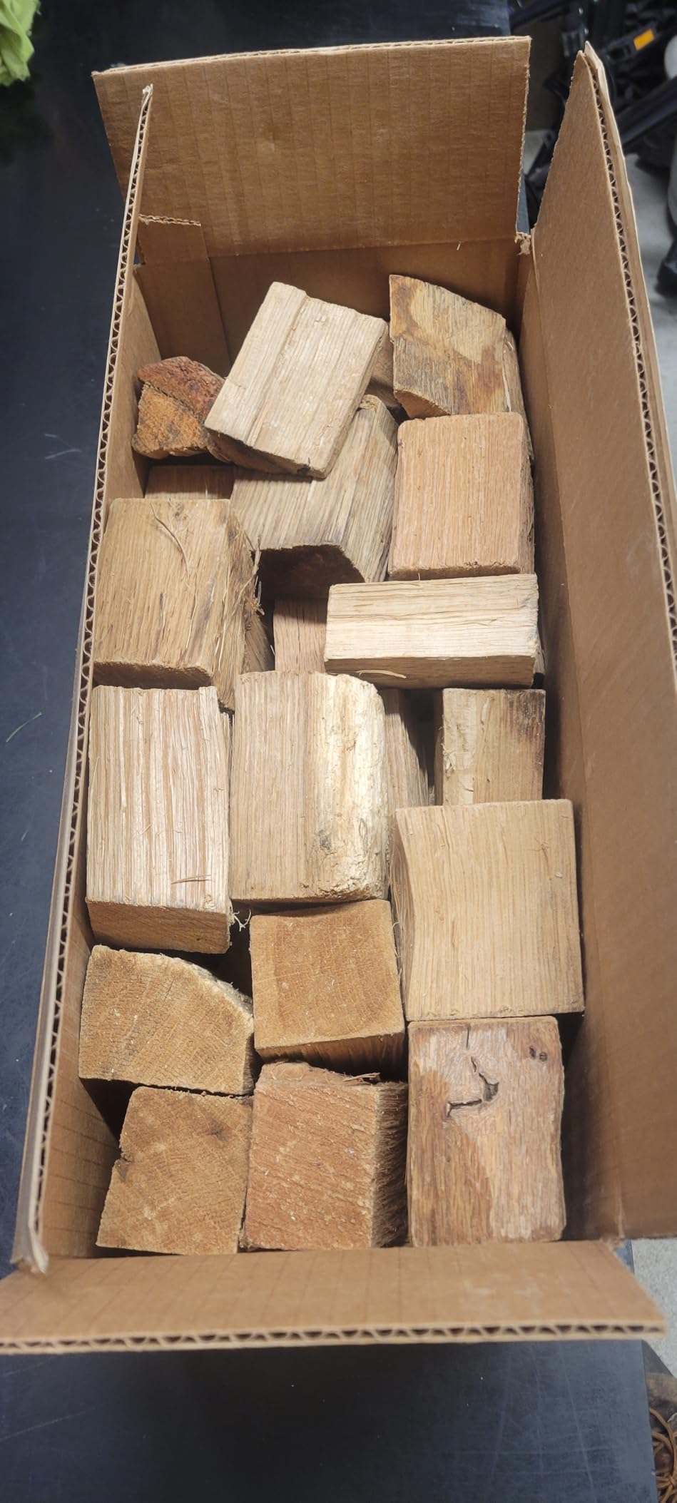 Old Potters Smoker Chunks 12-14 lbs, Oak, 790 Cu in. customer photo 1
