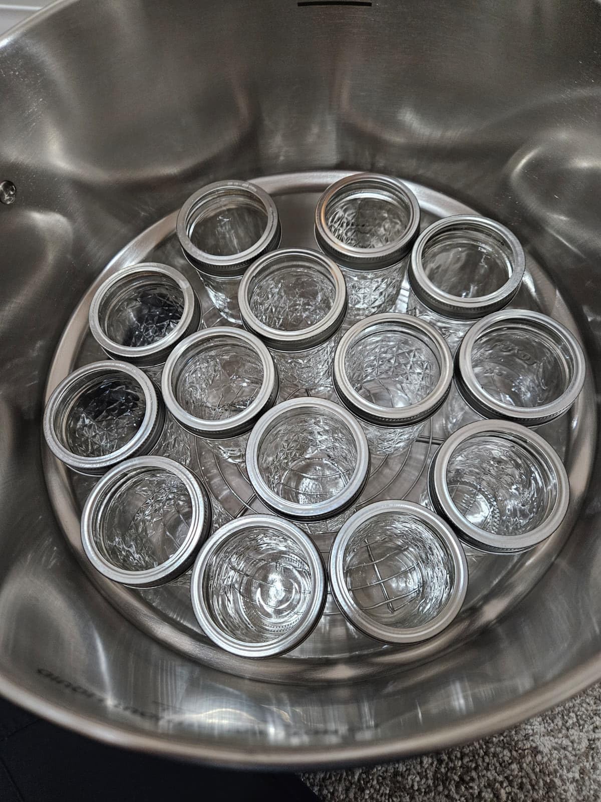 Ball EasyCanner Electric Water Bath Canner, 21-Quart Capacity, Automated Heating, Multicooker & Steamer Functionality customer photo 1