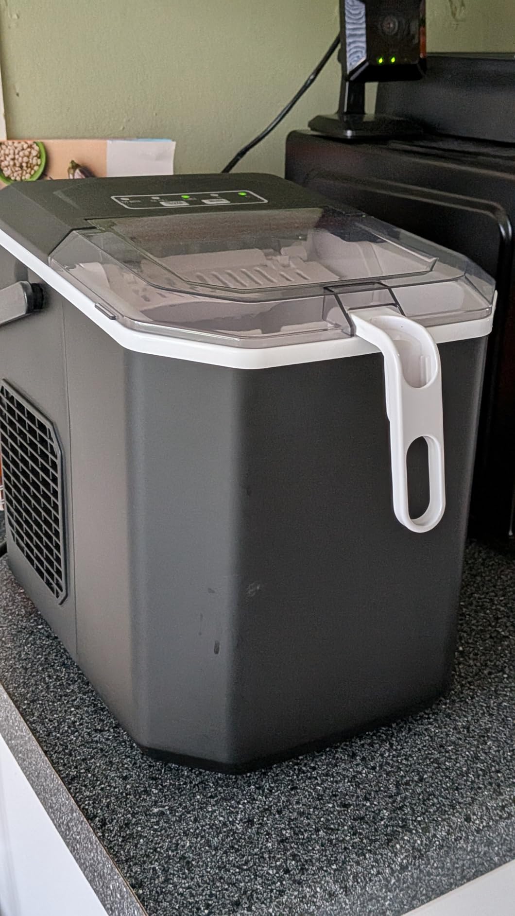 Silonn Ice Maker Countertop, Portable Ice Machine with Carry Handle, Self-Cleaning Ice Makers with Basket and Scoop, 9 Cubes in 6 Mins, 26 lbs per Day, Ideal for Home, Kitchen, Camping, RV customer photo 1