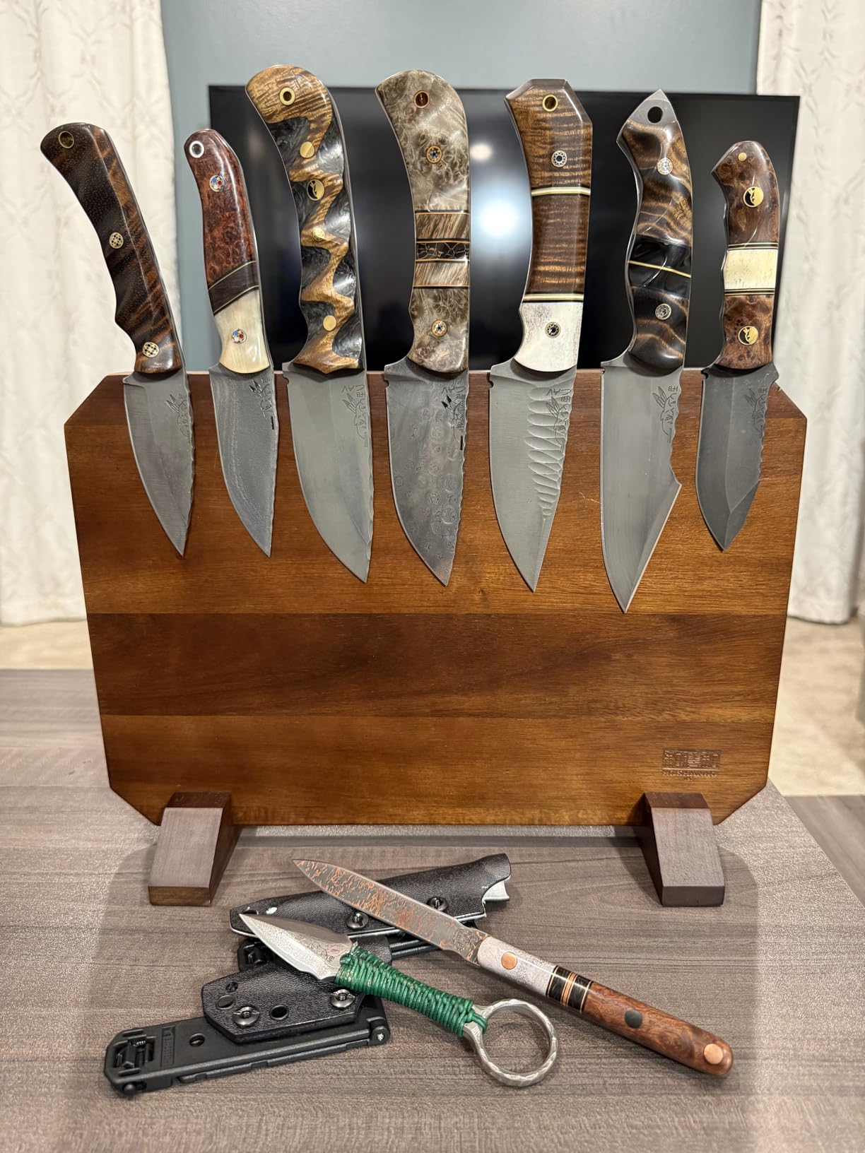 HOSHANHO Magnetic Knife Block 14 x 10 Inches, Double Sided Magnetic Knife Holder Rack for Kitchen Counter, Acacia Wood Magnetic Knife Storage Stand with Knife Sharpener customer photo 1