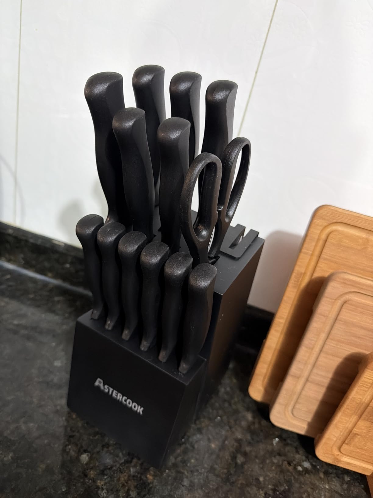 Astercook 15 Pieces Knife Sets for Kitchen with Block, Dishwasher Safe, Built-in Sharpener, German Stainless Steel customer photo 1