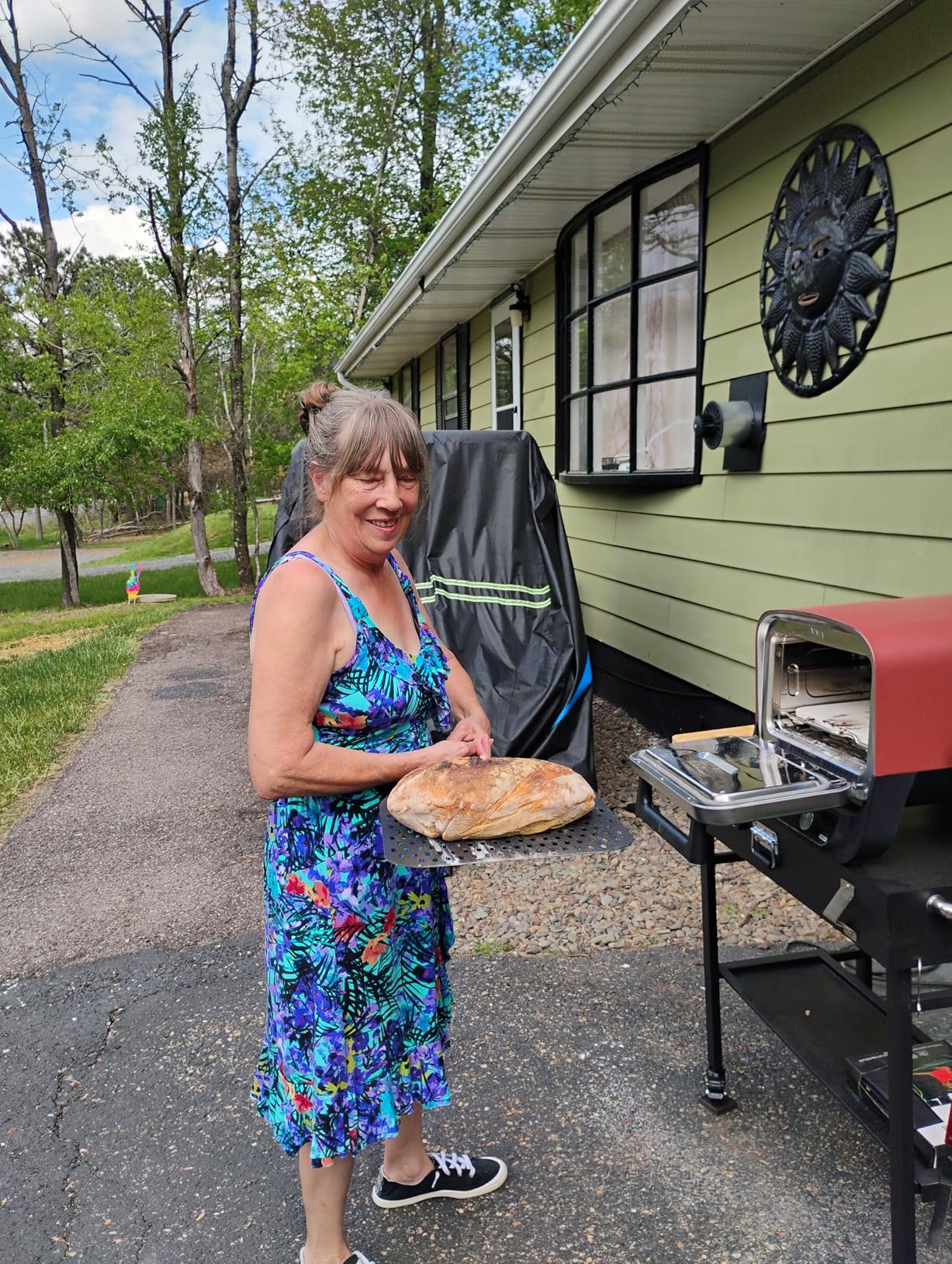 Ninja Woodfire Outdoor Pizza Oven, 8-in-1 Portable Electric Roaster Oven, Heats up to 700F, 5 Artisan Pizza Settings, Integrated BBQ Smoker Box, Includes Flavored Wood Pellets, Terracotta Red customer photo 1