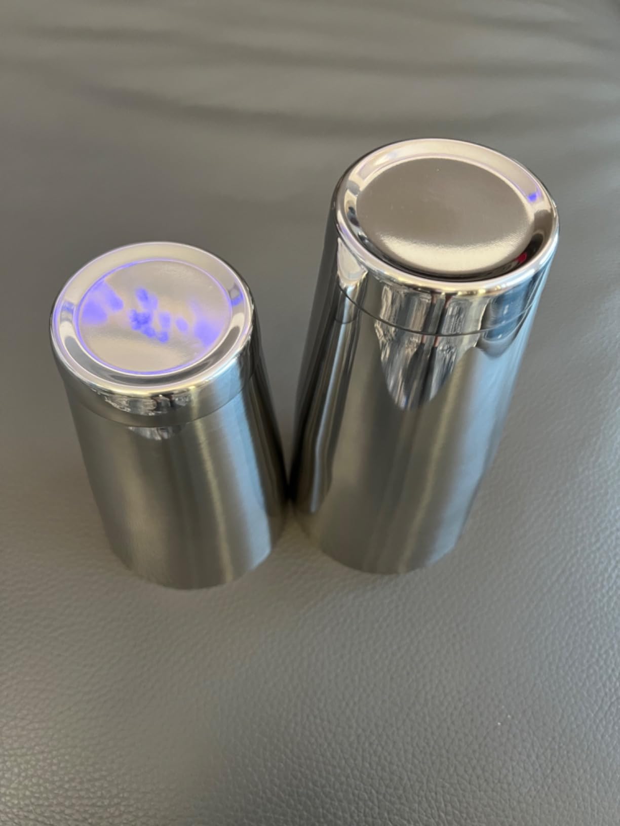 WOTOR Boston Cocktail Shaker Set, 18 oz & 28 oz Stainless Steel Weighted Shaker Tins, Metal Martini Shaker Drink Mixer for Bartending, Professional Bar Tools for Bartender (Silver) customer photo 2