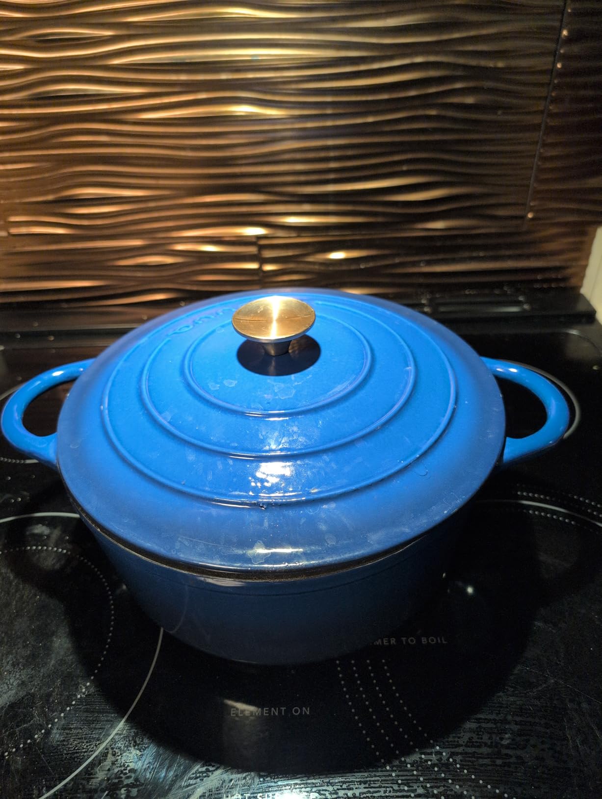 Nuovva Enamelled Cast Iron Dutch Oven Pot with Lid-6.4 Quart, Dark Blue customer photo 1