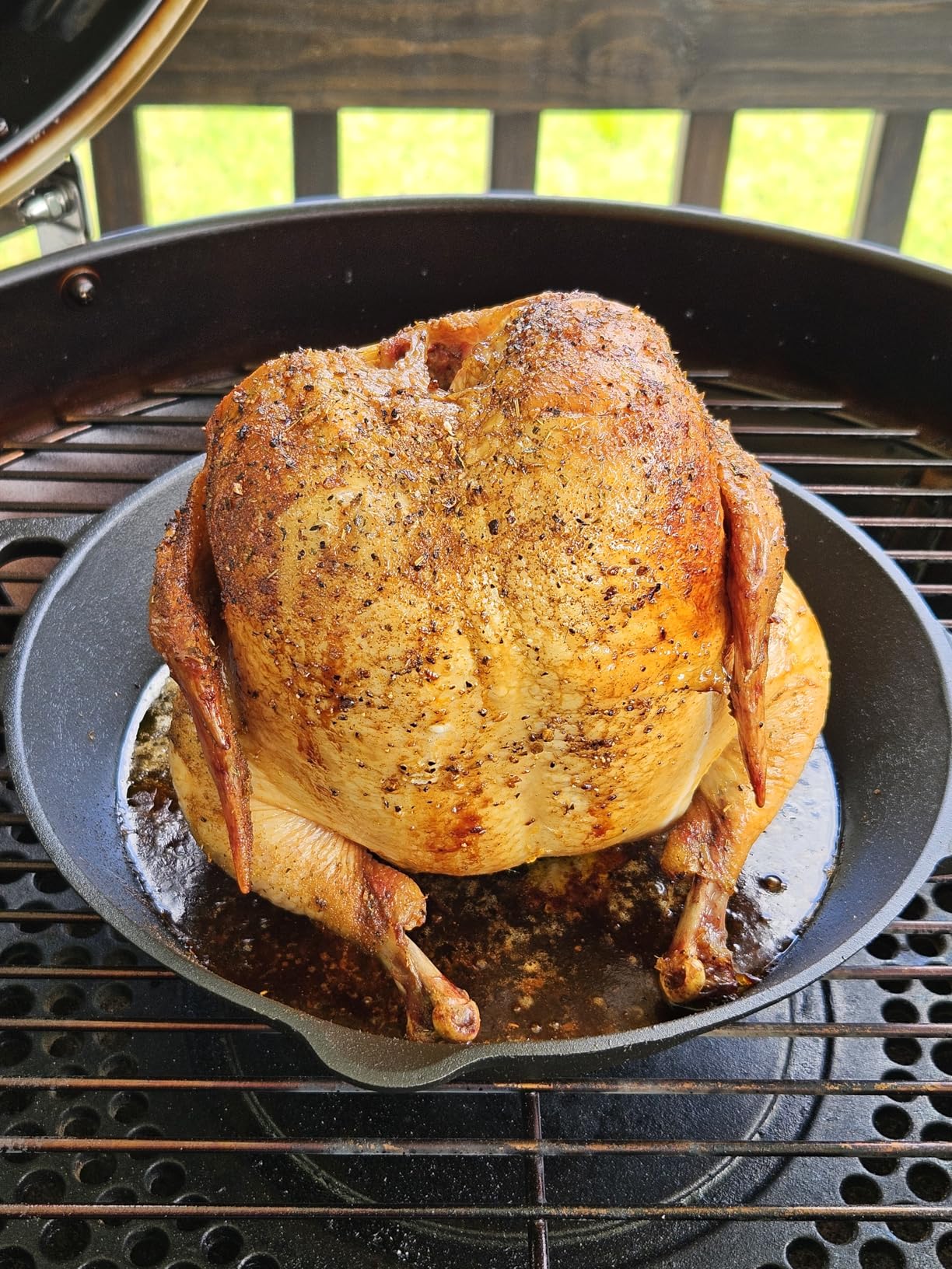 Charkettle Cast Iron Poultry Roaster Insert, Beer Can Chicken Holder with Roasting Pan, Gourmet BBQ System Vertical Roaster Stand Grilling Accessories Rack for 22