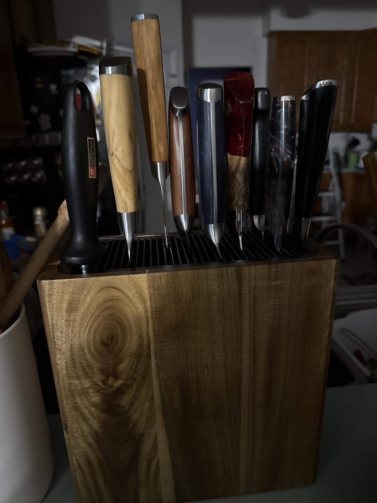 KITCHENDAO XL Acacia Wood Universal Knife Block with Slots for Scissors and Sharpening Rod, Safe, Space Saver Knives Storage Stand Display without Knives customer photo 1