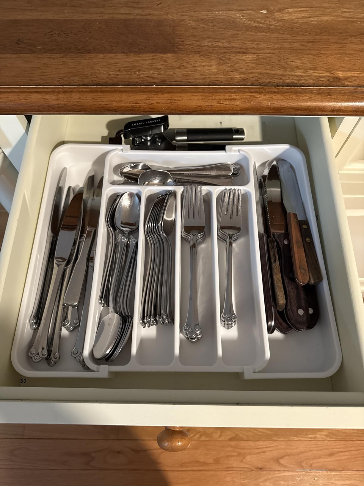 Aujen Silverware Drawer Organizer, Adjustable Utensil Cutlery Tray | Expandable Kitchen Organizer for Forks Knives, Multipurpose Kitchen Storage, Apartment Essentials, Black, Medium customer photo 1