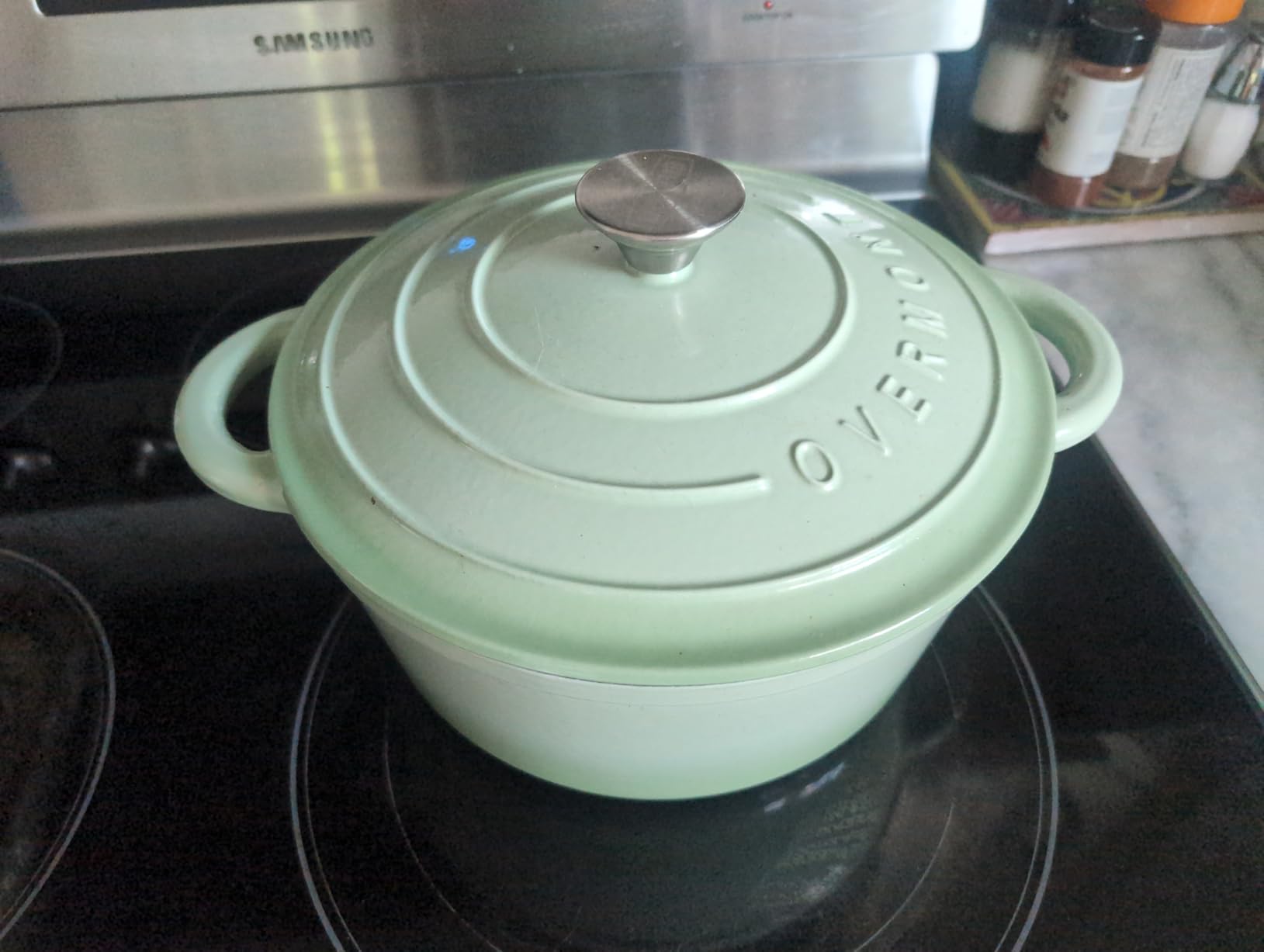 Overmont Enameled Cast Iron Dutch Oven - 7QT Pot with Lid Cookbook & Cotton Potholders - Braising, Stews, Roasting, Sourdough Baking, Cream White customer photo 2