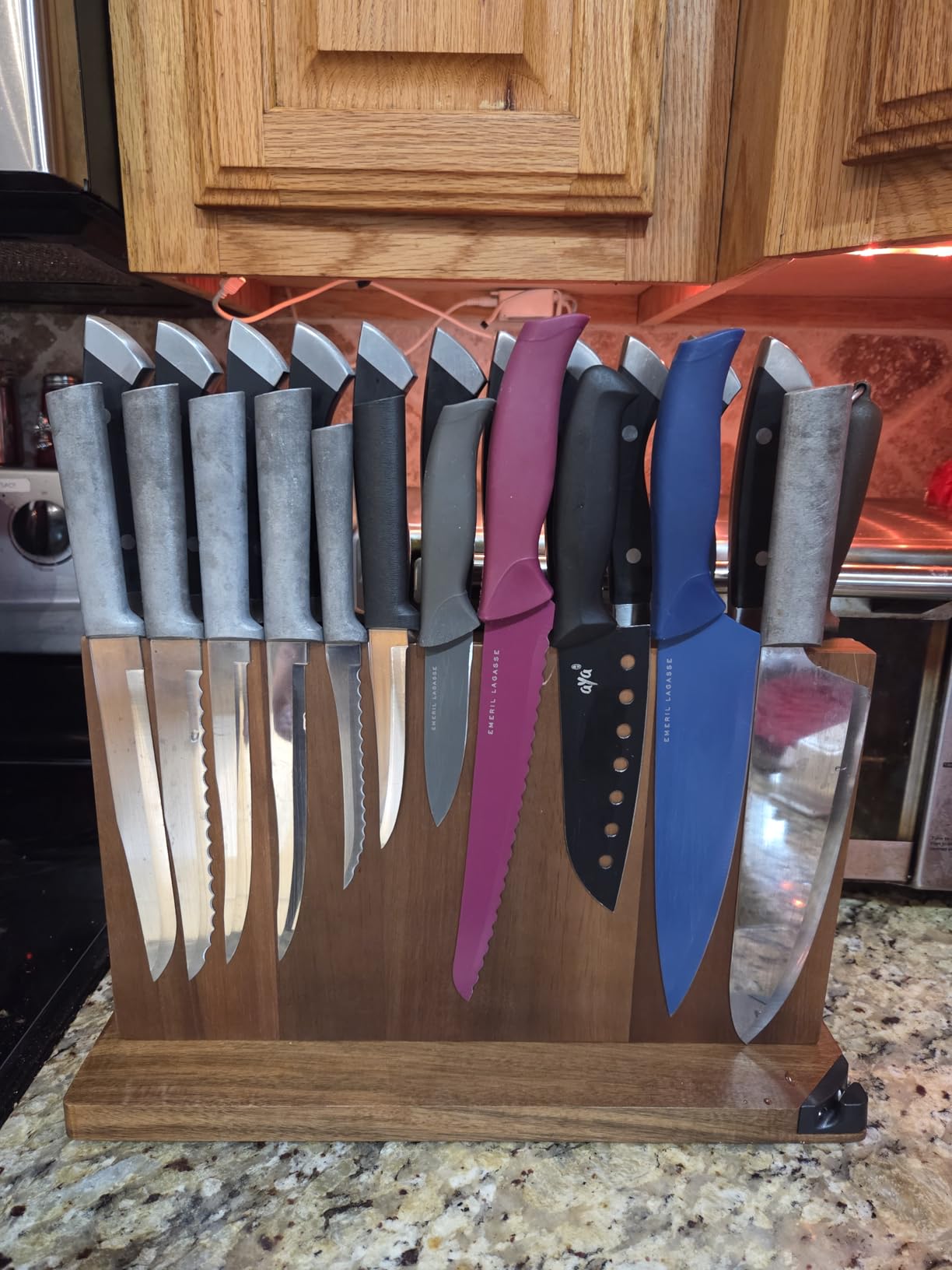 ENOKING Extra Large Magnetic Knife Block, 15.2-In Acacia Wood Knife Holder for Home Kitchen, Universal Knife Holder Stand with Strong Enhanced Magnets for Safe and Multifunctional Knife Storage customer photo 2