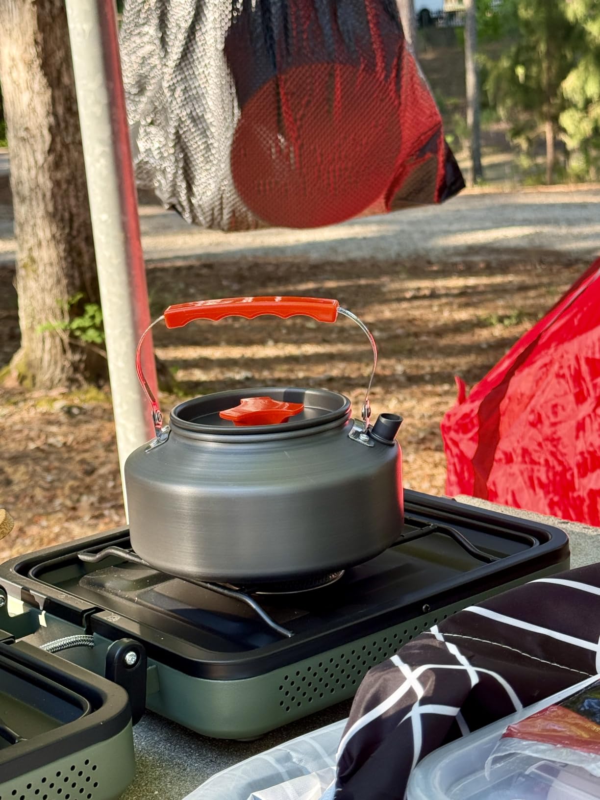 THTYBROS 17pcs Camping Cookware Kit, 0.45Gal Pot, 7inches Pan, 0.30Gal Kettle Set with 2 Set Stainless Steel Cups Plates Forks Knives Spoons for Hiking customer photo 2