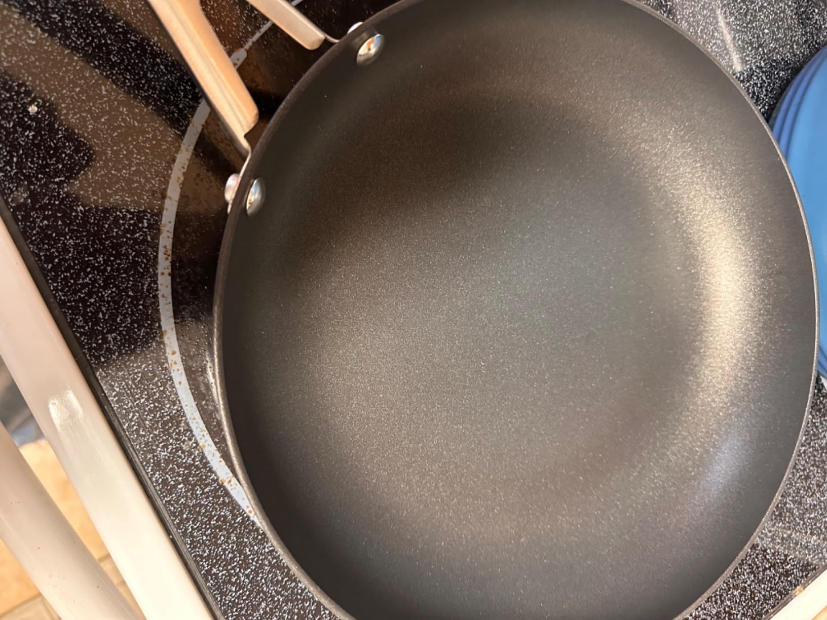 Calphalon Hard-Anodized Nonstick 8