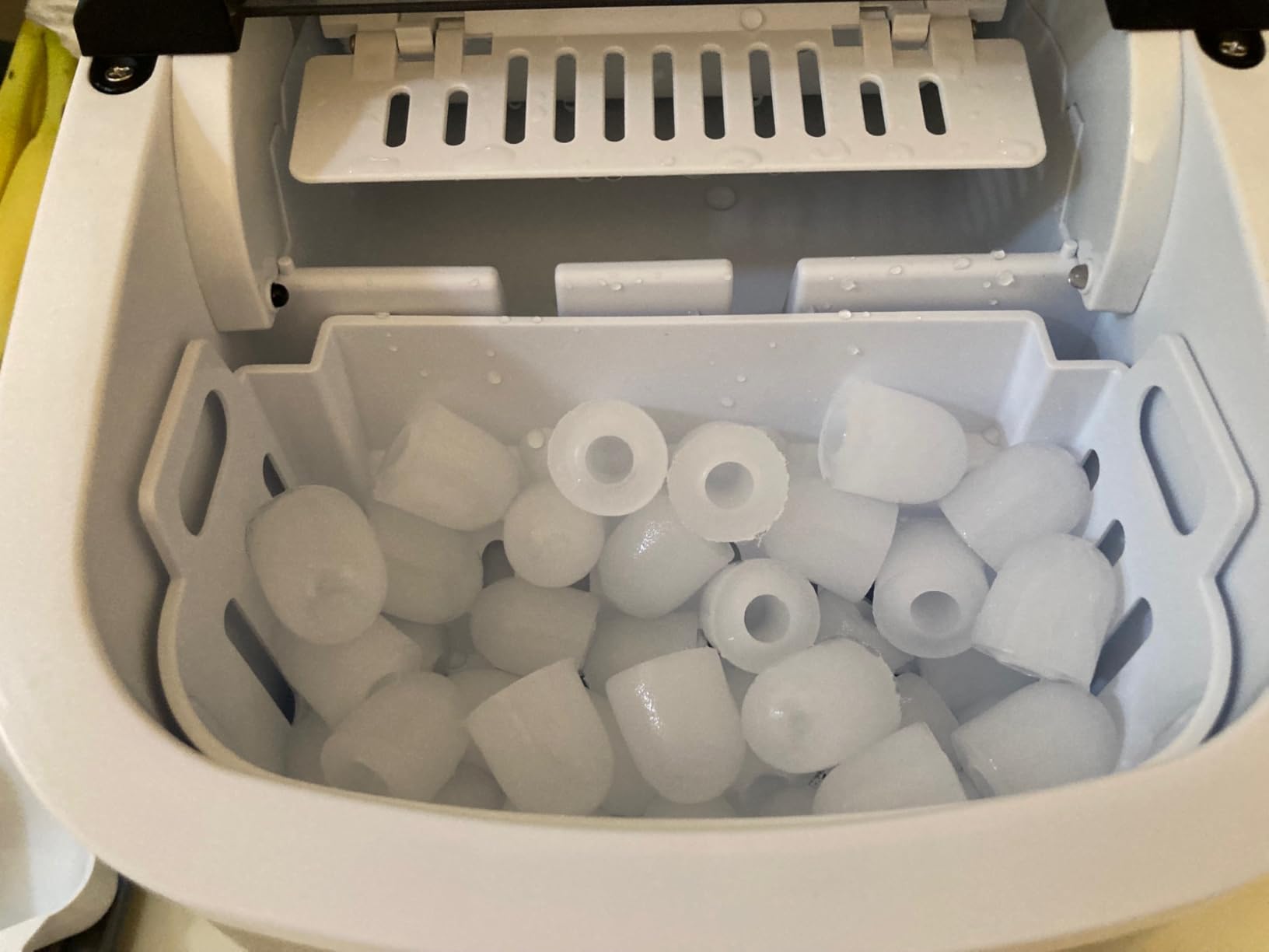 EUHOMY Ice Maker Countertop, 9 Cubes Ready in 6 Mins, 26lbs/24H, Self-Cleaning, Portable Ice Maker Machine with Carry Handle, Basket and Scoop, 2 Sizes of Bullet Ice for Home, Kitchen, Office customer photo 2
