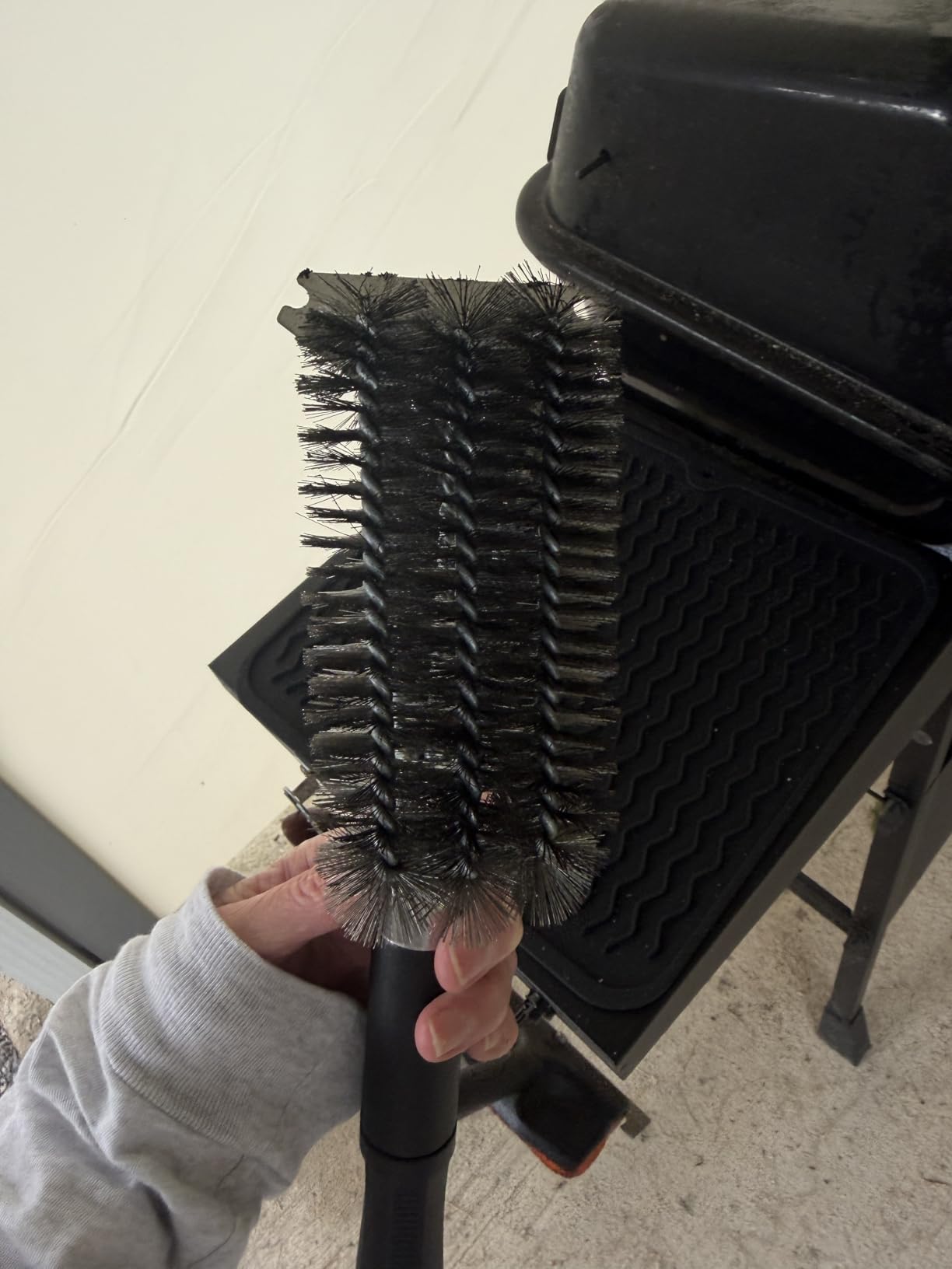 Grill Brush and Scraper-18 Adjustable Handle Safe BBQ Grill Brush for Outdoor Grill-Deep BBQ Cleaning Brush with Bottle Opener Extra Strong Grill Cleaner Accessories for Gas/Charcoal Grilling Grates customer photo 2