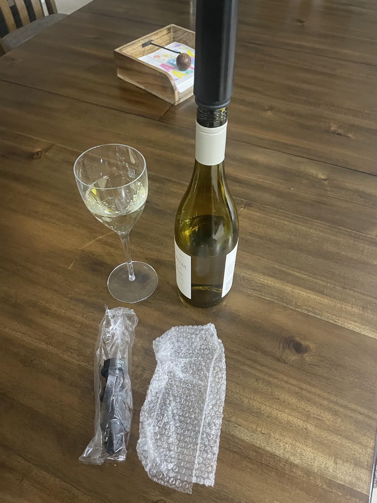 OWO Wine Vacuum Pump with 4 Stoppers, Wine Saver & Preserver, Food Grade Silicone Stoppers, Reusable Air Remover Pump for Standard Wine Bottles - Keeps Wine Fresh Longer customer photo 2