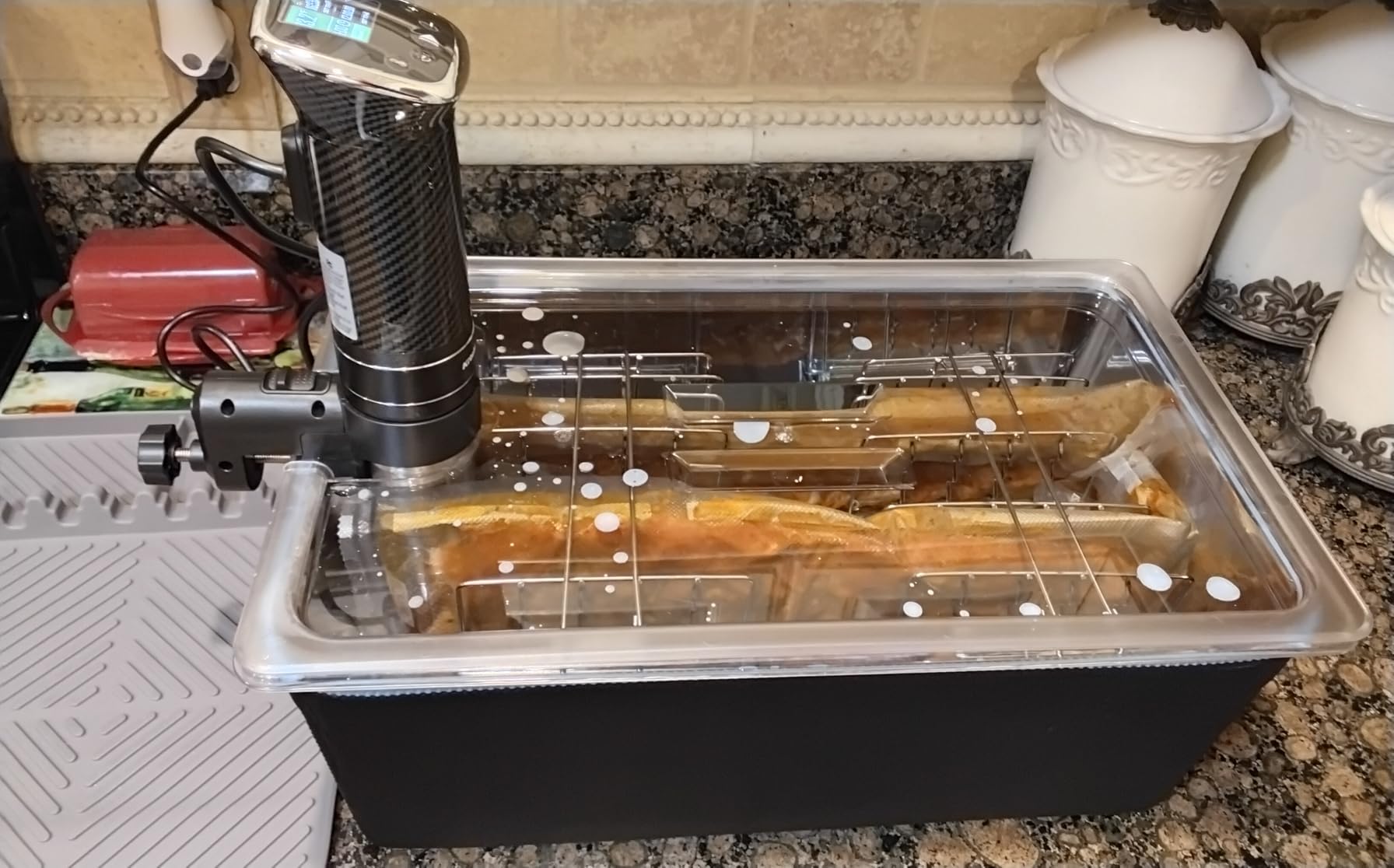 KitchenBoss Wifi Sous Vide Cooker: Sous Vide Machine Ultra-quiet 1100W Precision Cooking Machine Built-in TFT Recipes, IPX7 Waterproof Immersion Circulator, Carbon Black customer photo 2
