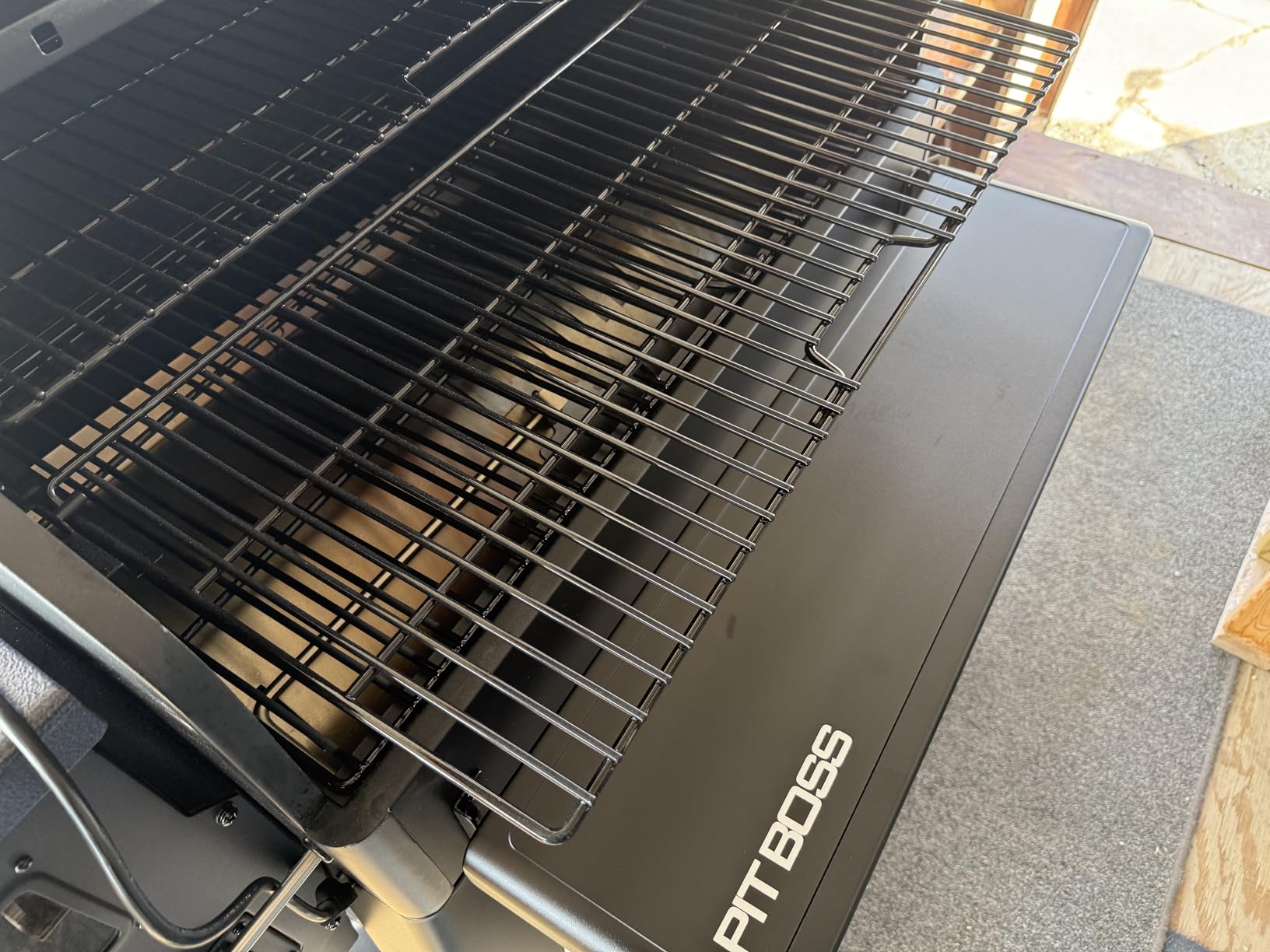 Pit Boss 850 Navigator Series WiFi & Bluetooth Wood Pellet Grill & Smoker, 932-Sq. In. Cook Space, 30 lb. Hopper customer photo 2