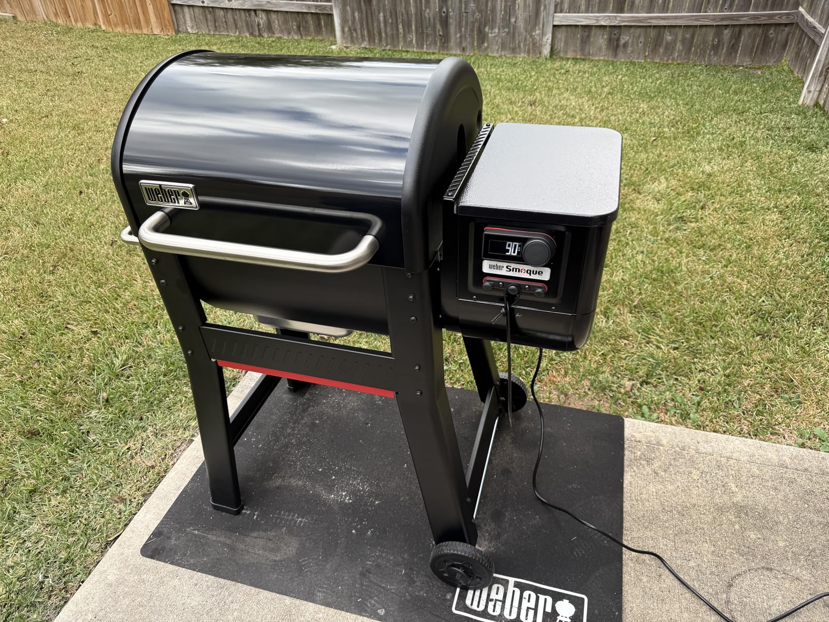 Weber Smoque 22-Inch Pellet Smoker, Outdoor BBQ Pellet Grill Up to 500 Degrees with SmokeBoost, SmoqueVent Airflow System & Rapid React PID Temperature Control customer photo 1