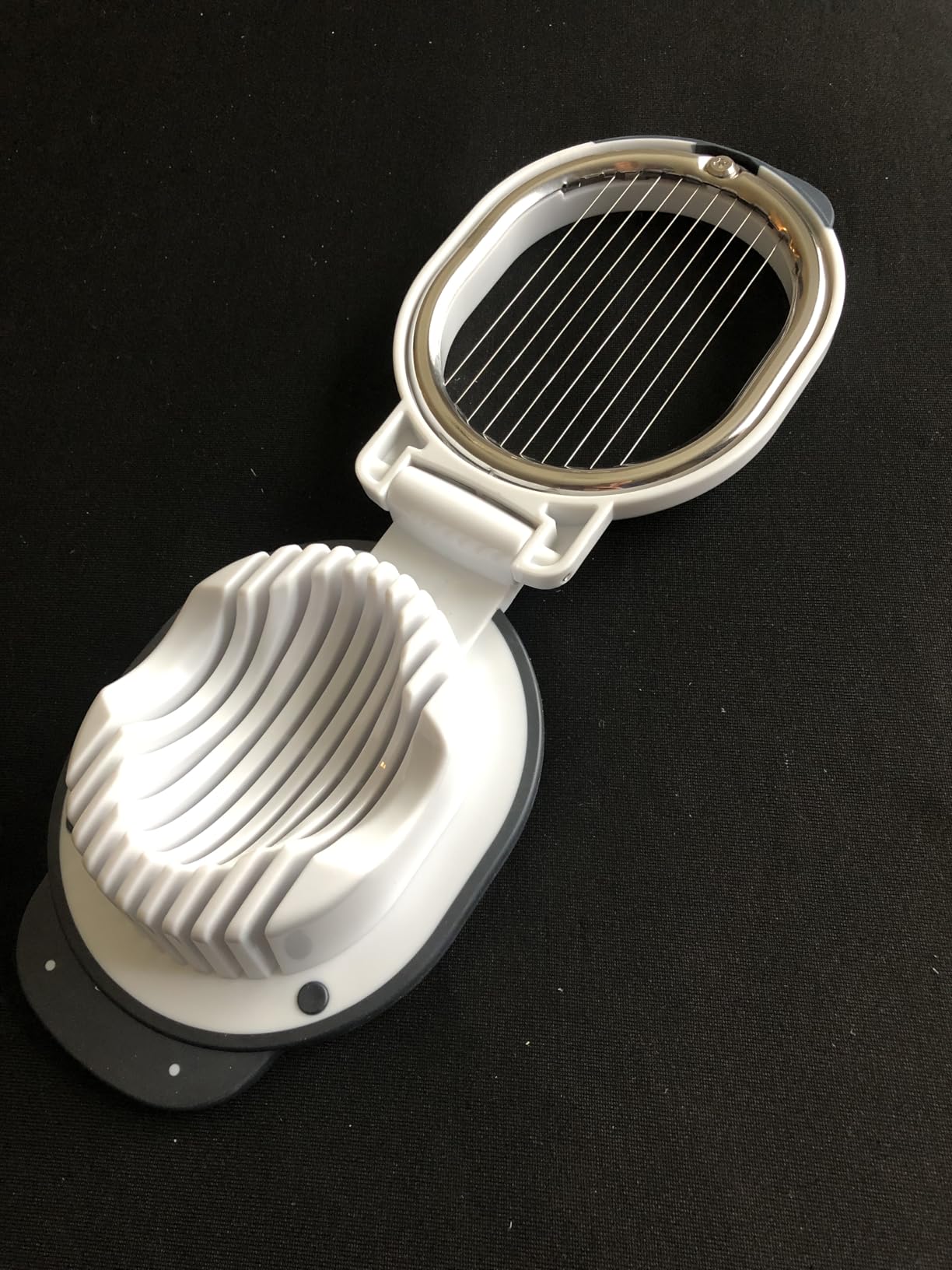 KITCHENDAO Replaceable Egg Slicer with Stainless Steel Wires, Dual-Direction Cutting, Heavy-Duty Egg Dicer, Non-Slip Base & Handle, Dishwasher Safe customer photo 1