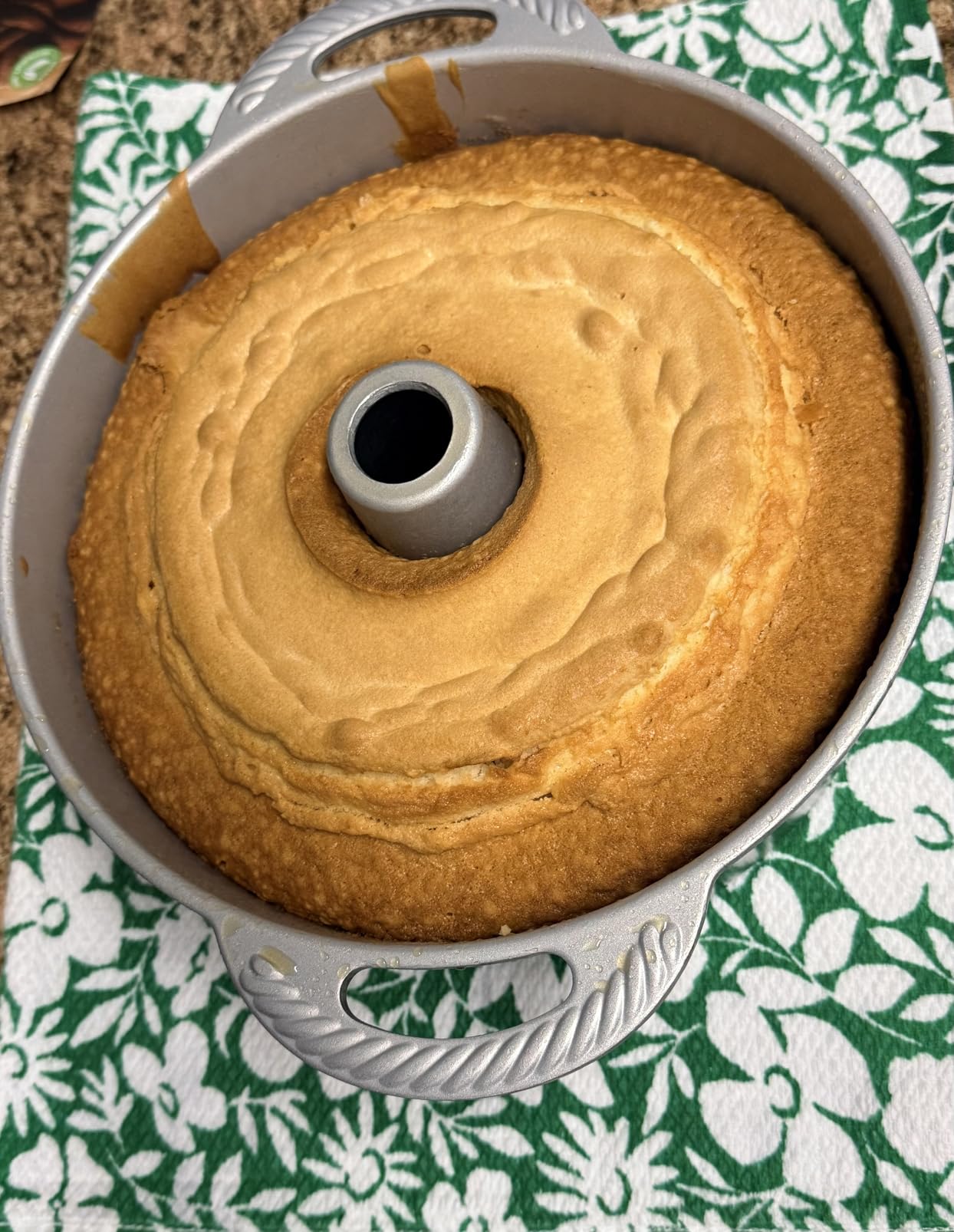 Nordic Ware Classic Cast Pound Cake, Nonstick 10 Inch One Piece Pan - Great for Angel Food, Coffee Cake, 18 Cup - Graphite customer photo 1