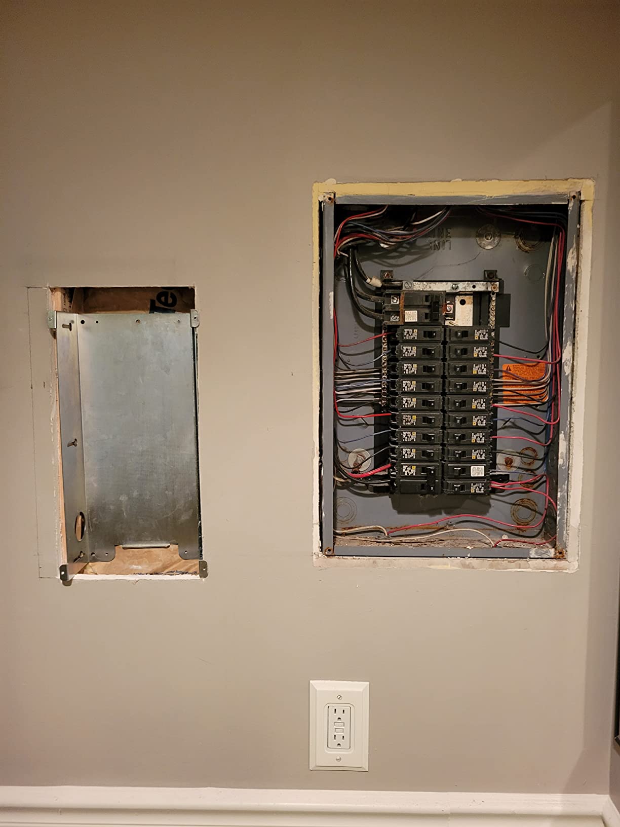 Reliance Controls 31410CRK Pro/Tran 10-Circuit 30 Amp Generator Transfer Switch Kit, Gray customer photo 1