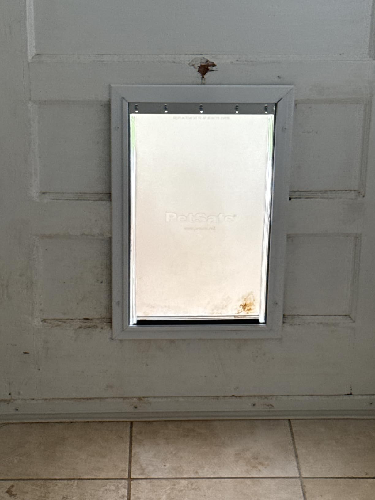 PetSafe Freedom Aluminum Pet Door Medium, White customer photo 2