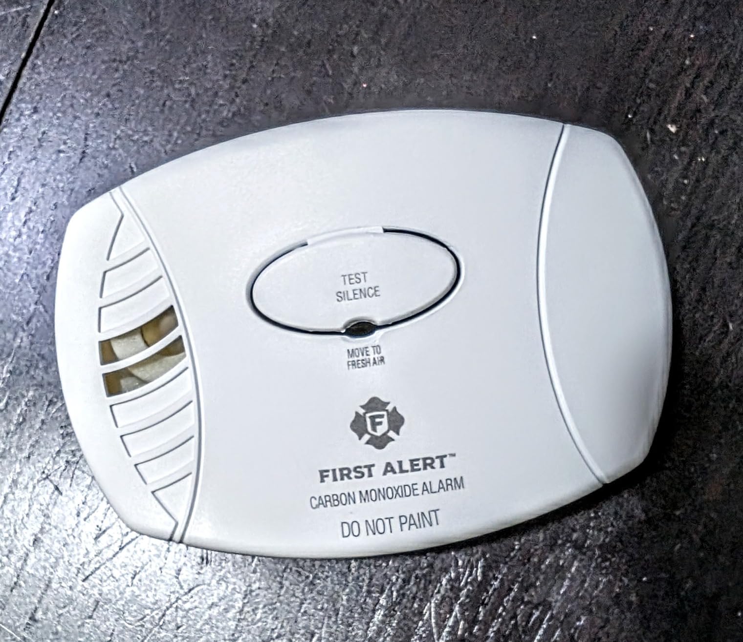 FIRST ALERT CO605 Plug-in Carbon Monoxide Detector with Battery Backup, White | CO606, 9V Battery Backup customer photo 2