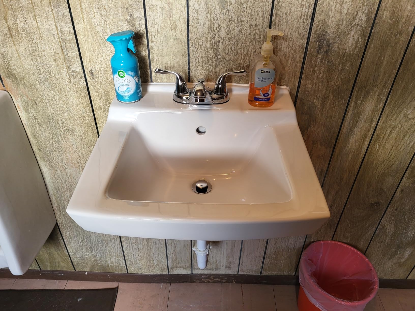 American Standard 0321.026.020 Declyn 4-Inch Centerset Wall Mount Sink, White customer photo 1