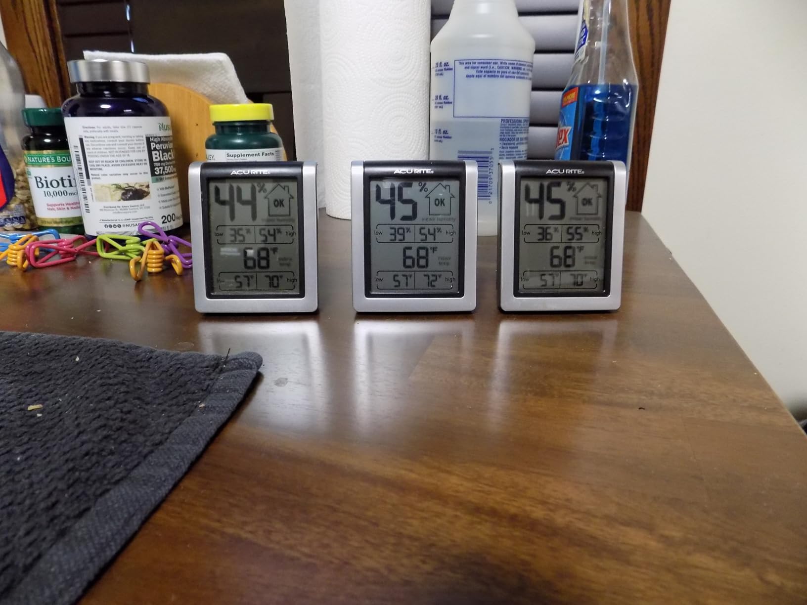 AcuRite Digital Indoor Thermometer and Hygrometer, Classic customer photo 1