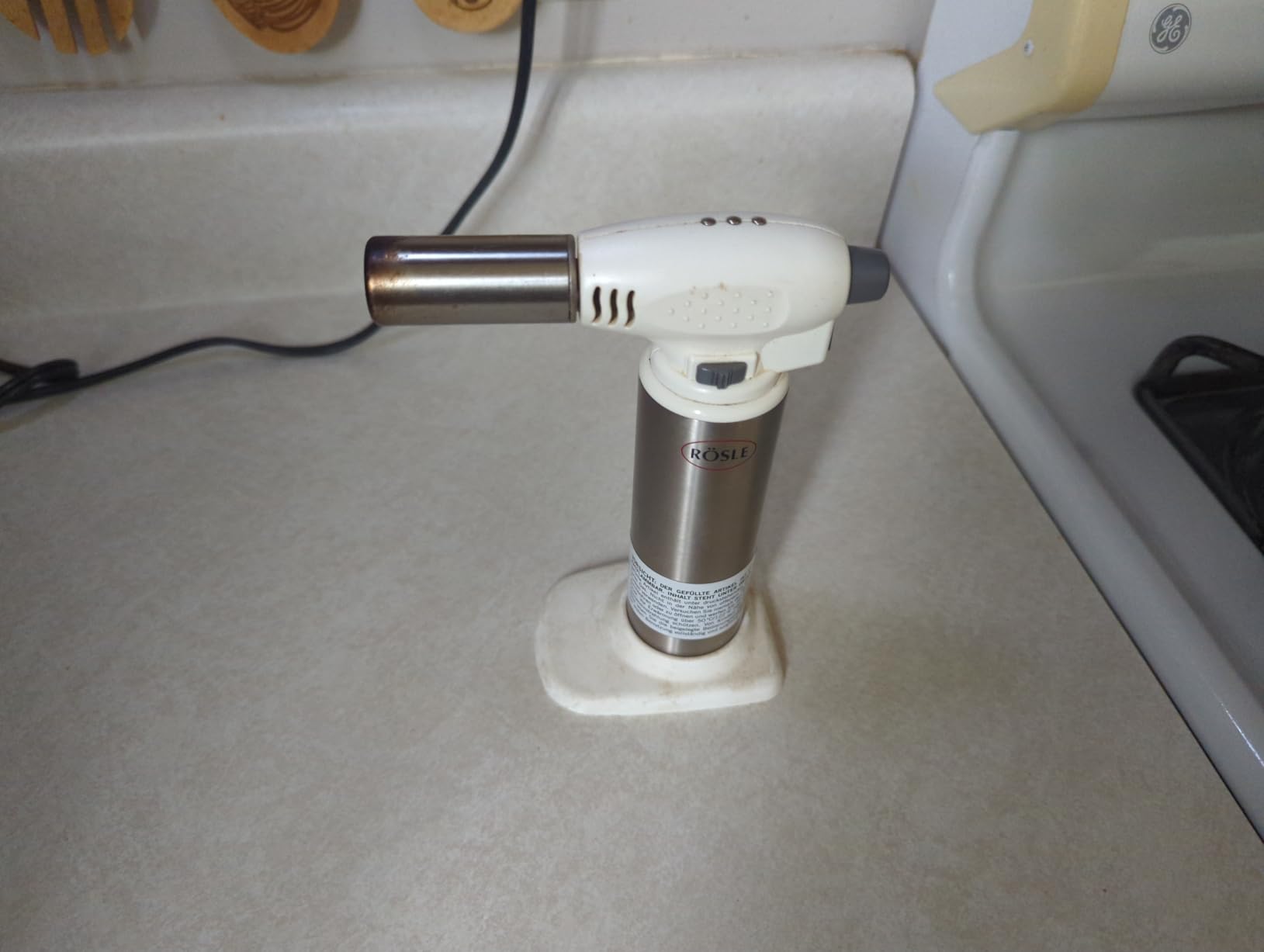Rösle 12844 Crème Brulee Butane/Propane Adjustable Kitchen Cooking Torch 6.5 in. customer photo 1