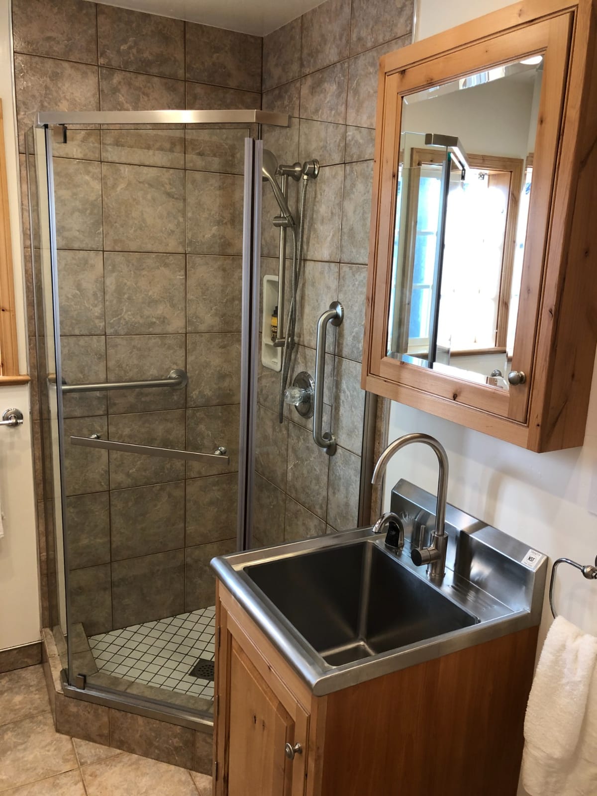 DreamLine Prism 34 1/8 in. x 72 in. Frameless Neo-Angle Pivot Shower Enclosure in Brushed Nickel, SHEN-2134340-04 customer photo 2