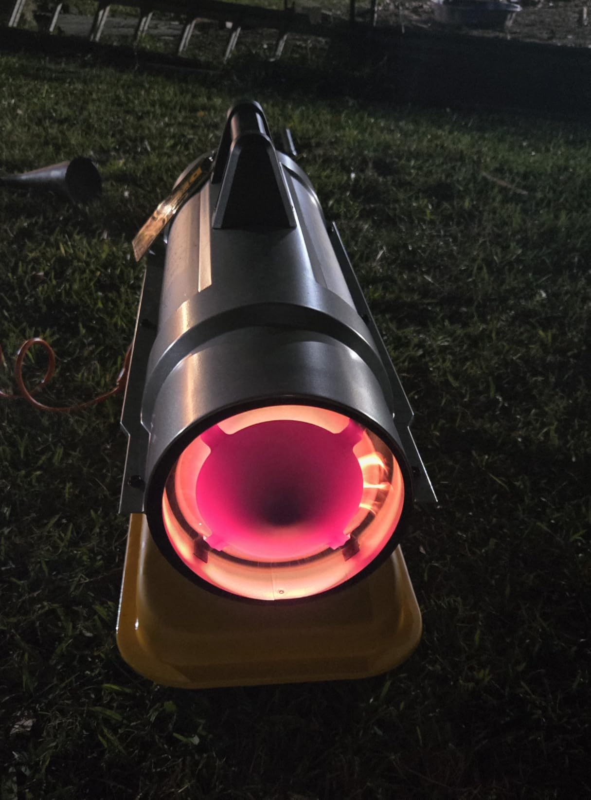 DEWALT DeWalt 80,000 BTU 2,000 sq ft Forced Air Diesel/Kerosene Portable Heater customer photo 2