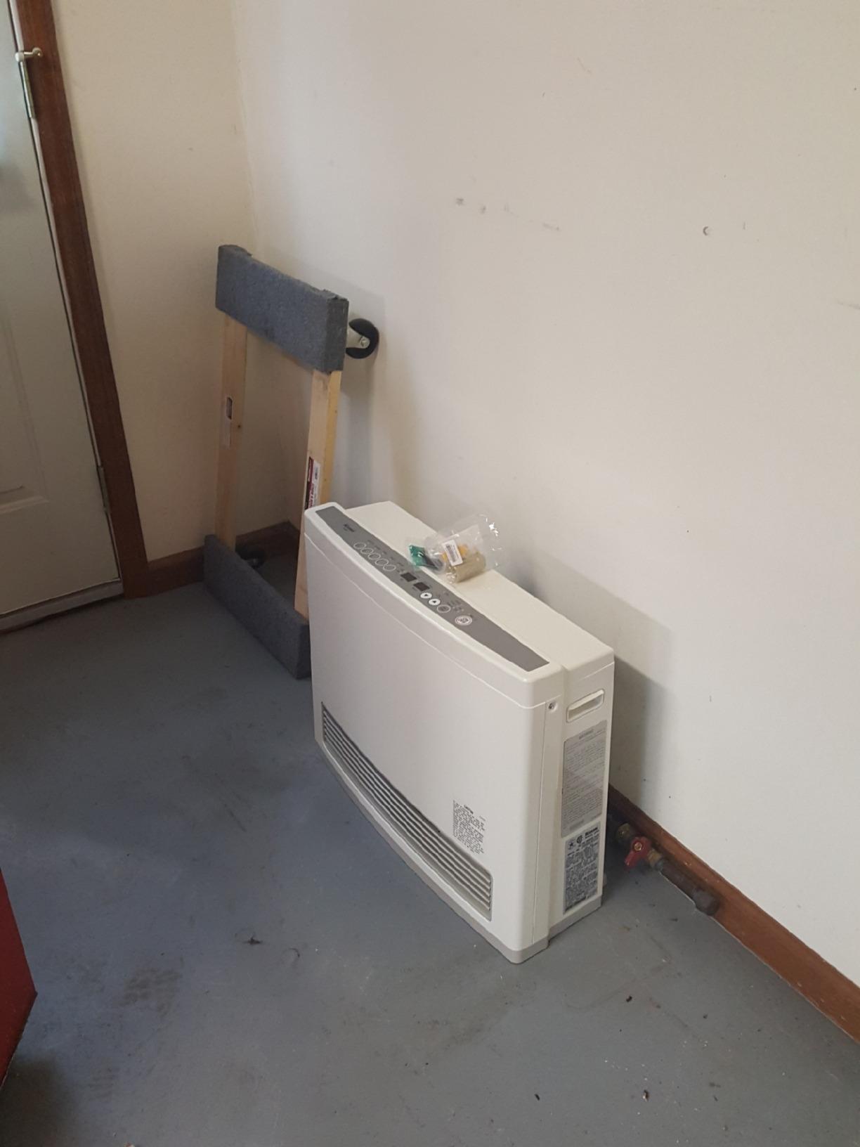 Rinnai FC824N Ventless Natural Gas Heater with Programmable Thermostat | Energy Efficient Space Heater, Wall Mounted, Indoor Use, Easy Installation customer photo 2