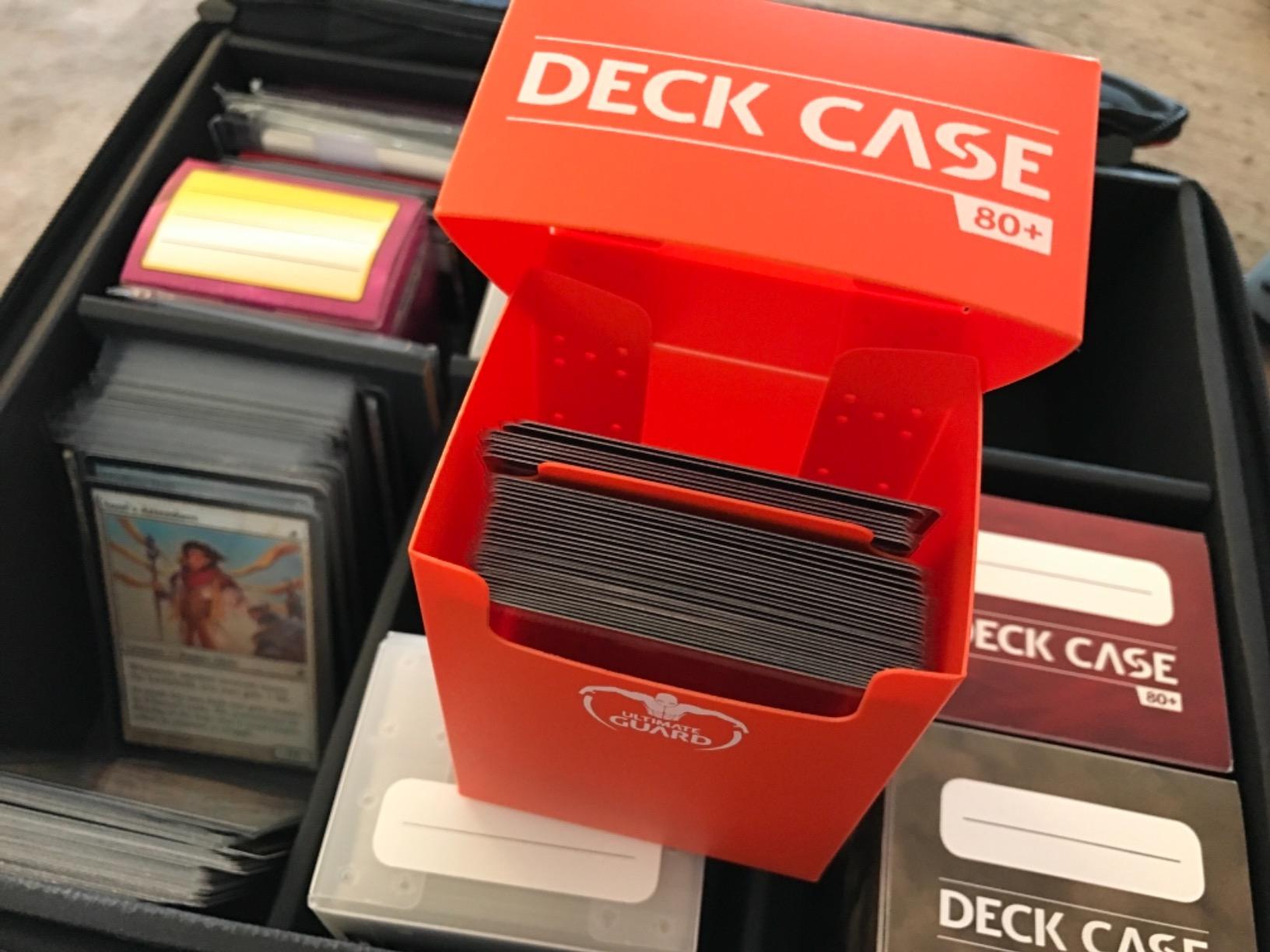 Ultra Pro Deck Box (80 Cards), Red customer photo 1