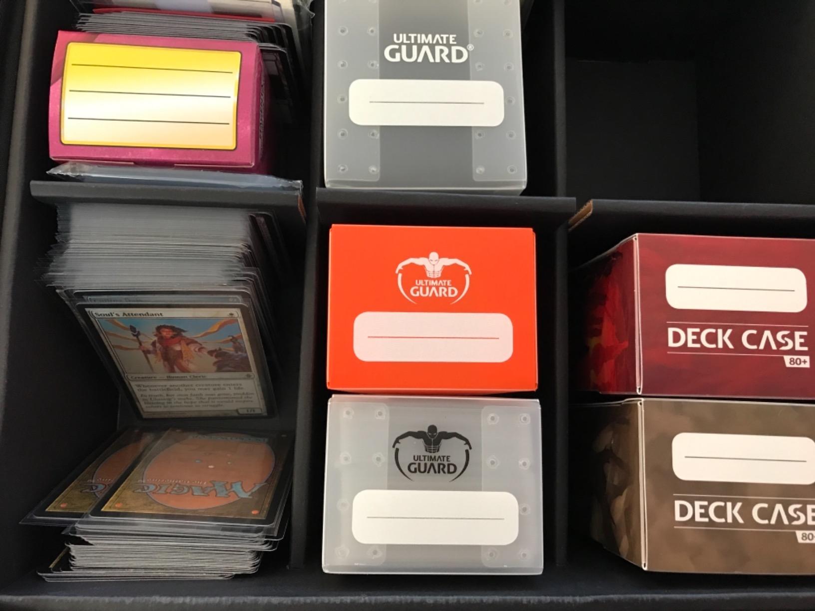 Ultra Pro Deck Box (80 Cards), Red customer photo 2