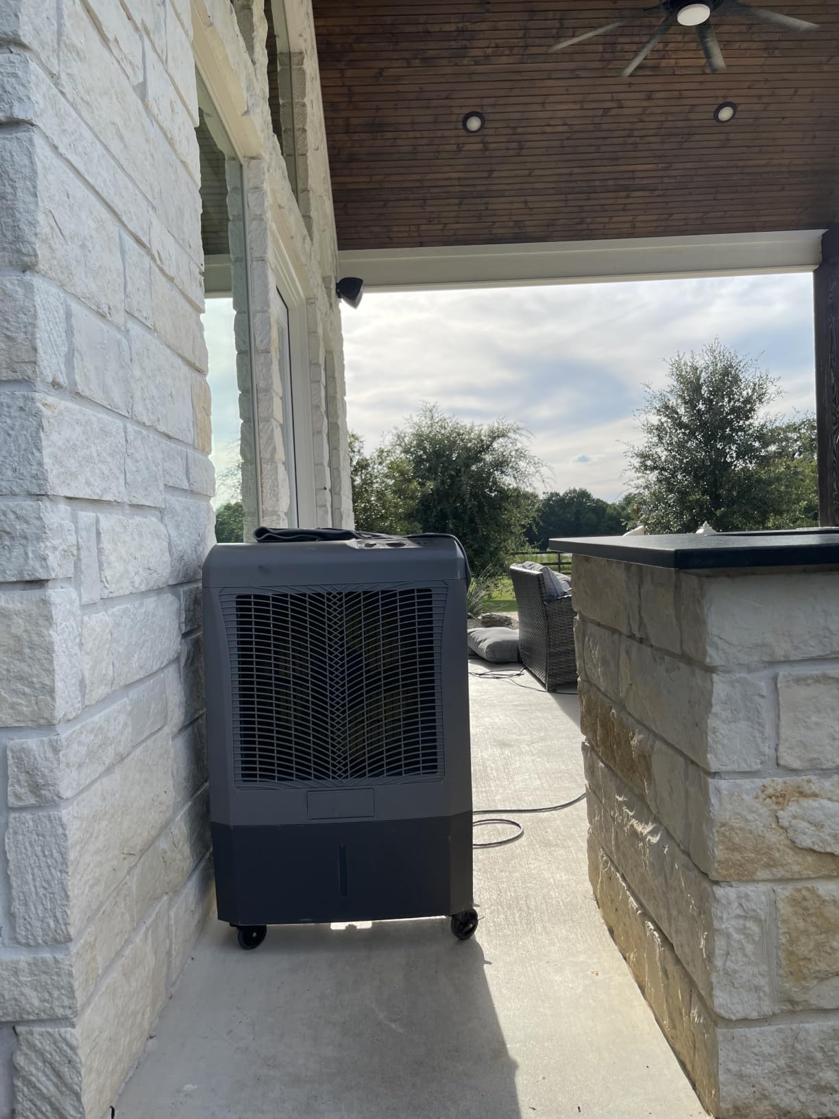 Hessaire MC37M 3100CFM Evaporative Cooler customer photo 2