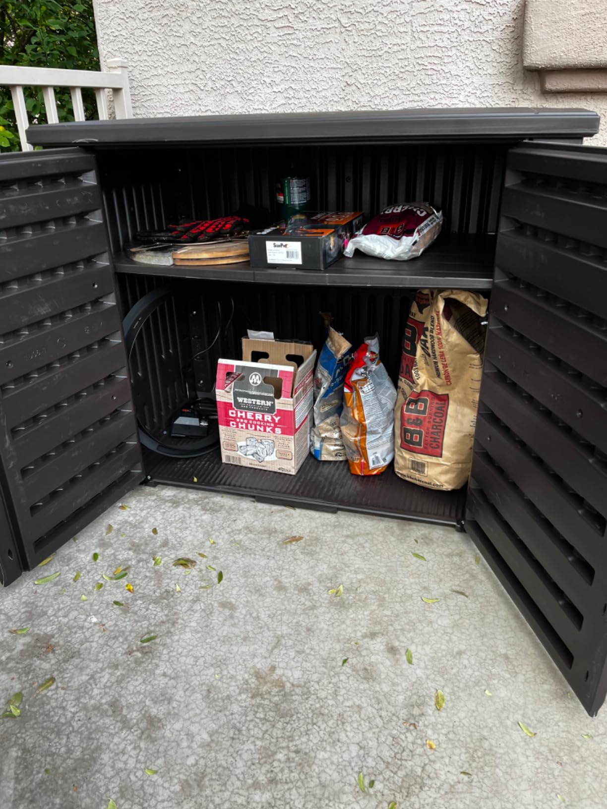 Rubbermaid Decorative Outdoor Storage Cabinet (123 Gal), Weather Resistant, Brown, Organization for Home/Backyard/Pool Chemicals/Toys/Garden Tools/Porch/Patio Cushions customer photo 2