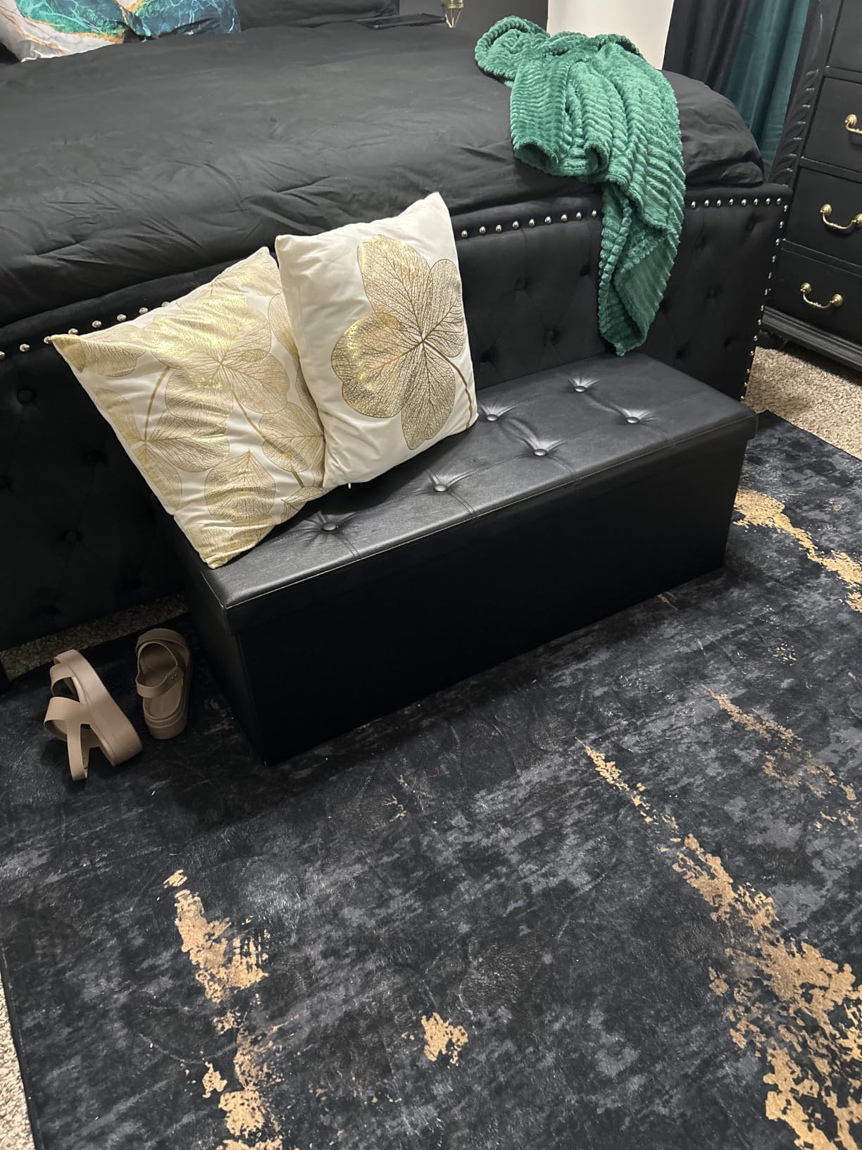 SONGMICS MAZIE Collection - 43 Inches Folding Storage Ottoman Bench, Ottoman with Storage, Foot Rest Stool, Load 660 lb, for Living Room, Synthetic Leather, Black customer photo 1