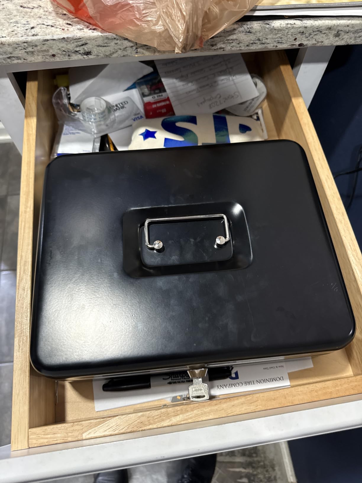 Jssmst Cash Box with Key Lock - 1mm Thick Metal Money Box for Garage Sales, Yard Sales and Petty Cash, Portable Cash Drawer with Coin Tray & Spill-Proof Foam Coin Cover, 4 No-Pinch Bill Clips,11.8'' customer photo 1