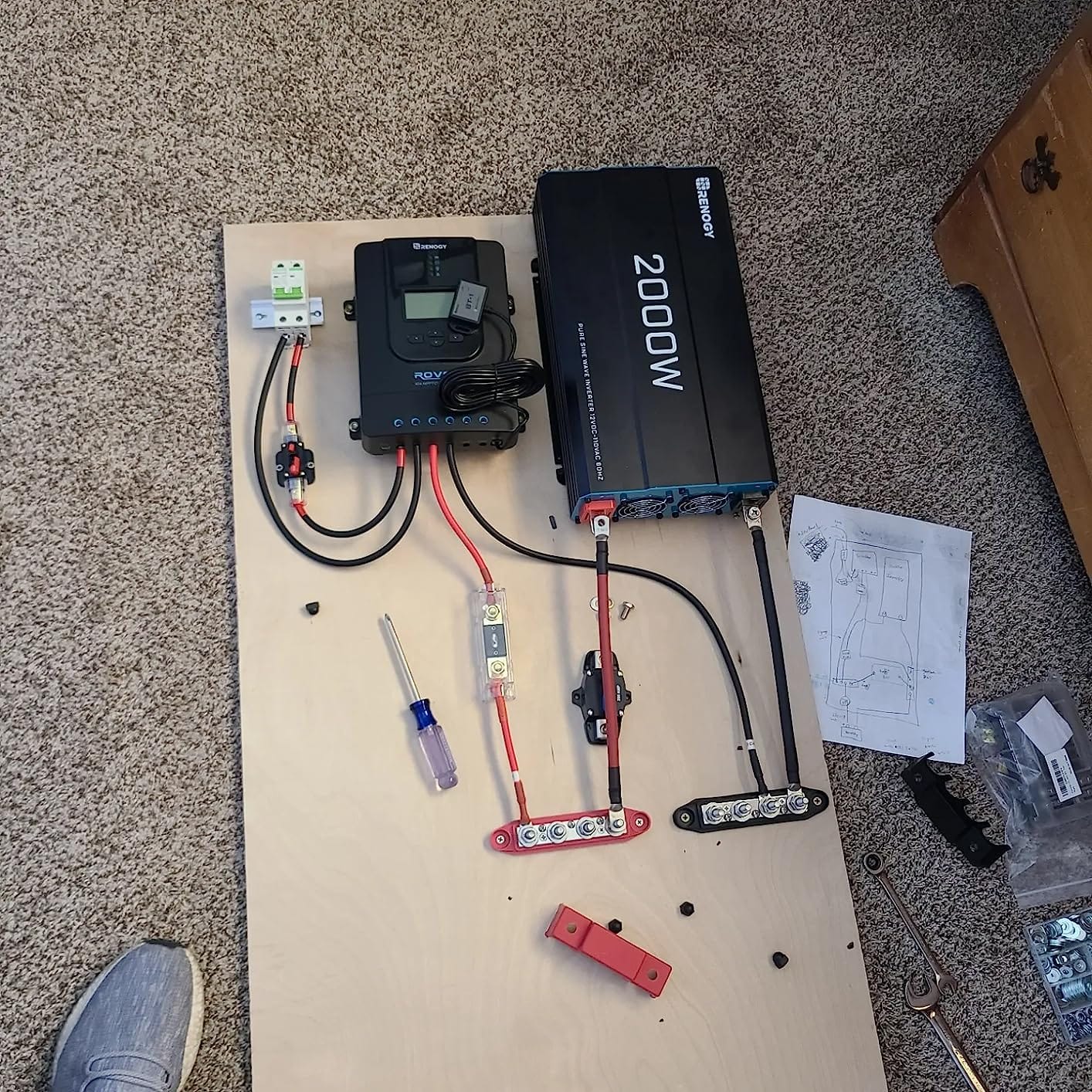 Renogy 400Watt Premium Solar Kit with 40A MPPT Charge Controller | 4x100W monocrystalline panels. 40A MPPT charge controller. Includes Bluetooth module, Z-brackets, cables, adaptor kit. customer photo 2