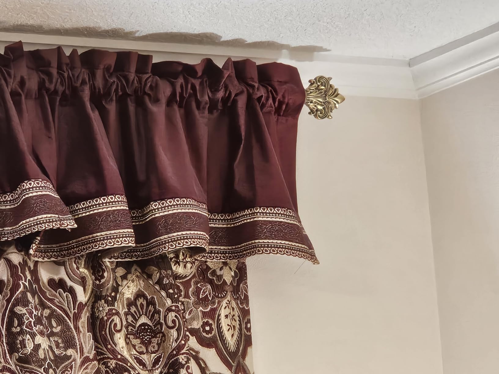1-Inch Diameter Single Window Treatment Curtain Rod, Acanthus Finial Style II, 48-inch to 84-inch Adjustable, Antique Gold customer photo 1