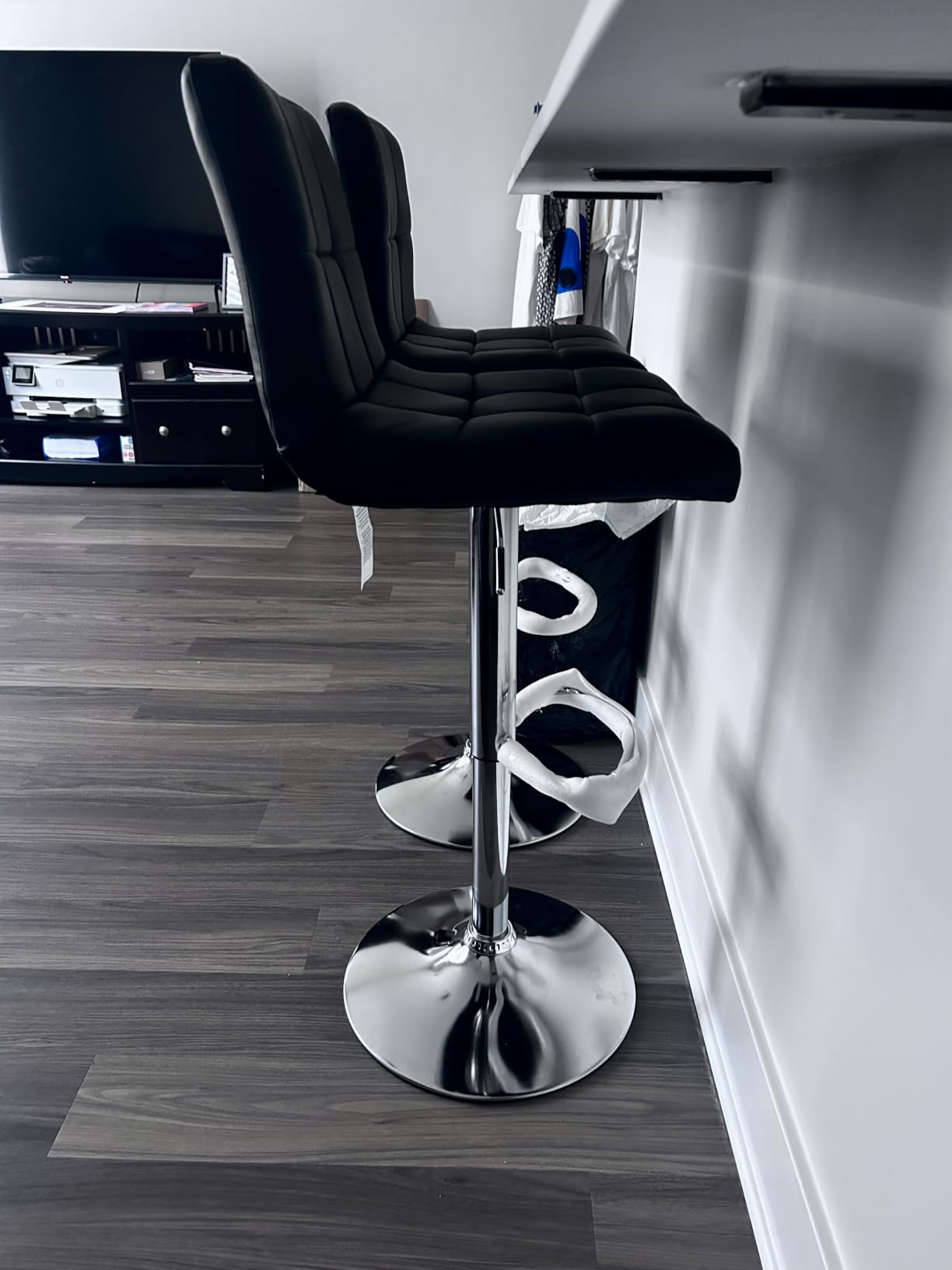 Yaheetech Bar Stools Set of 2 Adjustable Counter Height Barstools Black | 360 Degree Swivel Faux Leather Sillas Para Barra De Cocina with Back and Footrest for Kitchen Dining Room Island and Bar customer photo 2