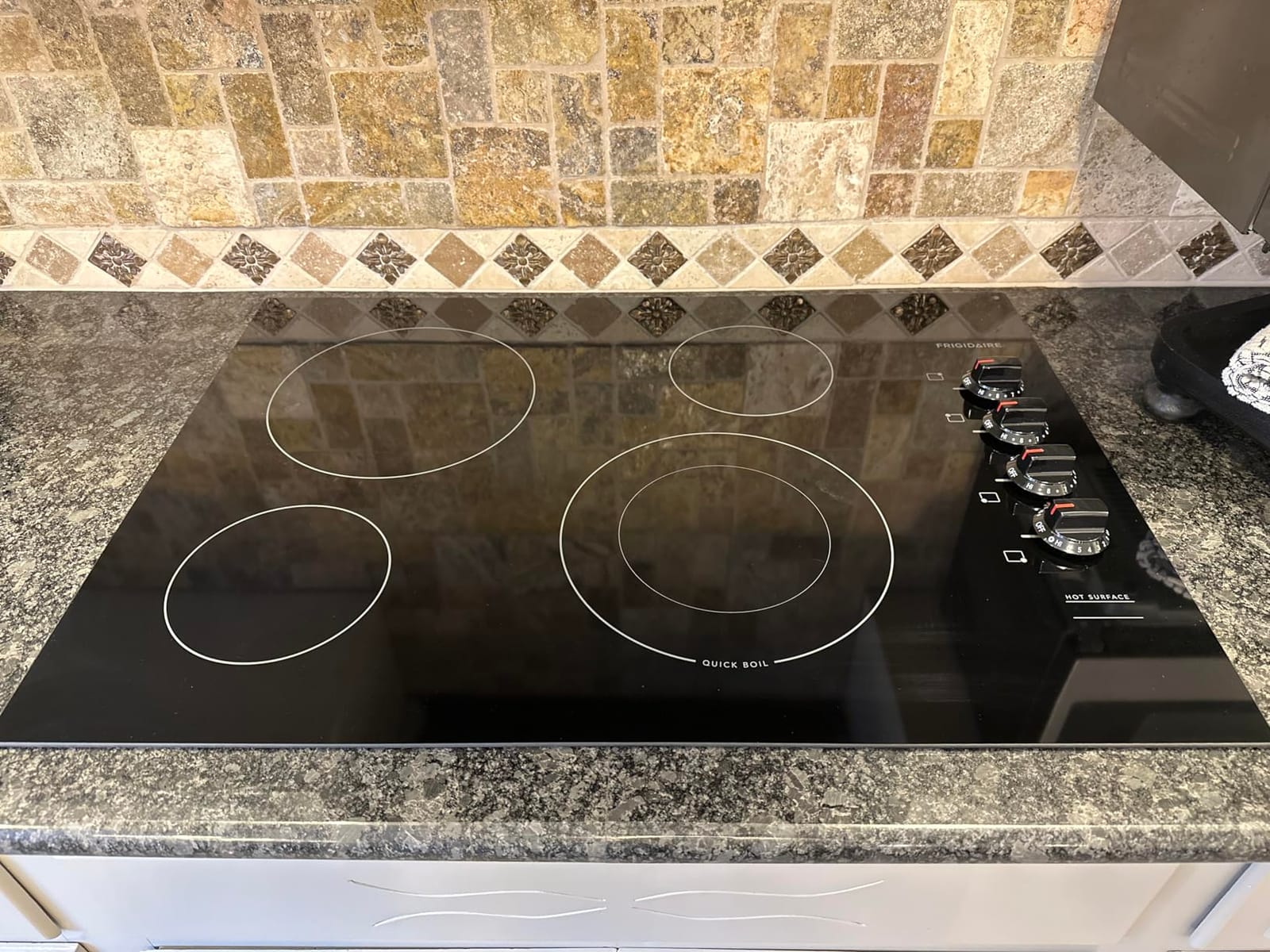 Frigidaire FFEC3025UB 30 Inch Electric Smoothtop Style Cooktop with 4 Elements in Black customer photo 2